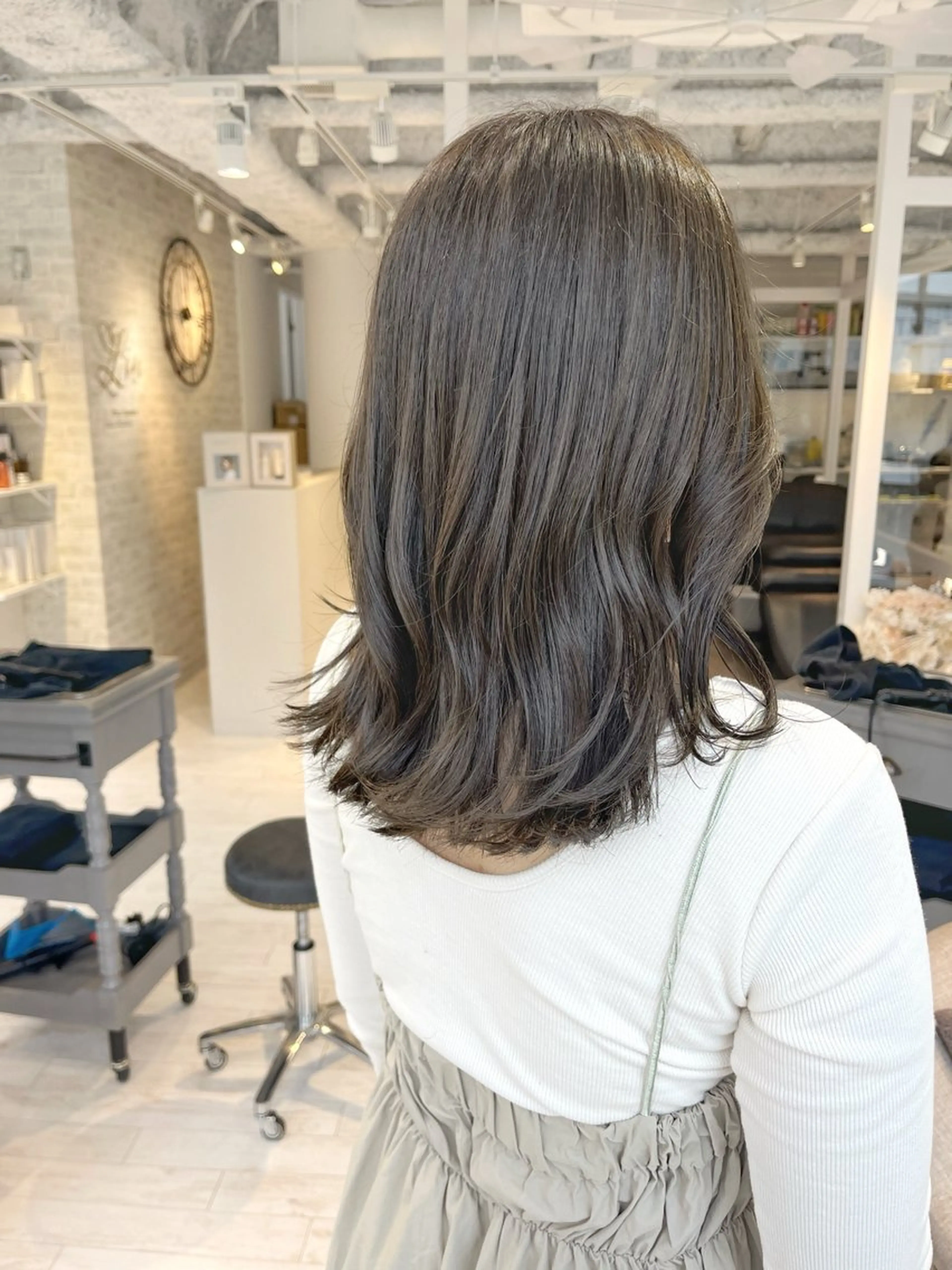 ミディアム 村上 茉莉花のヘアスタイル