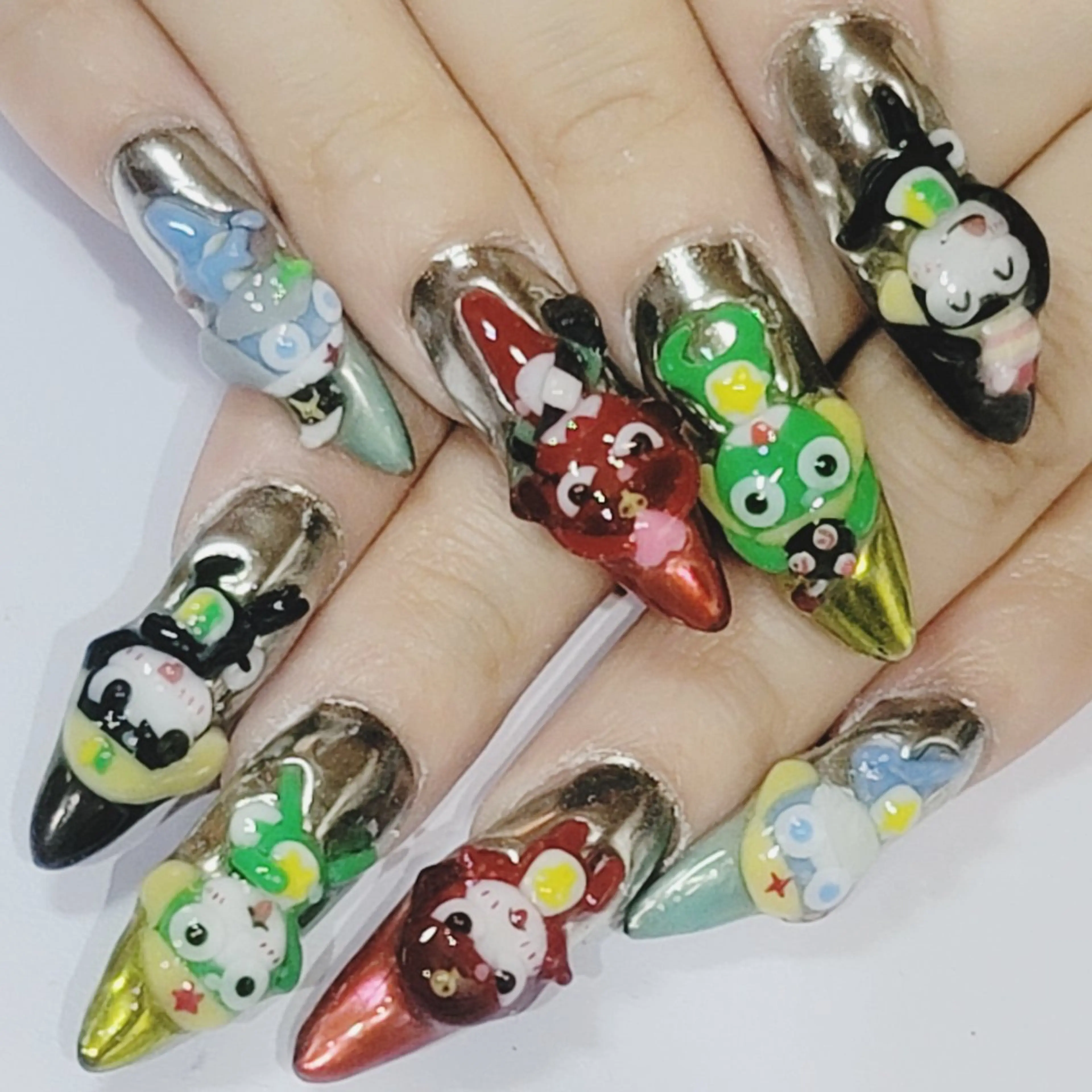 ミニモからのリピーター様☆ シルバーのメタリックネイルベースに