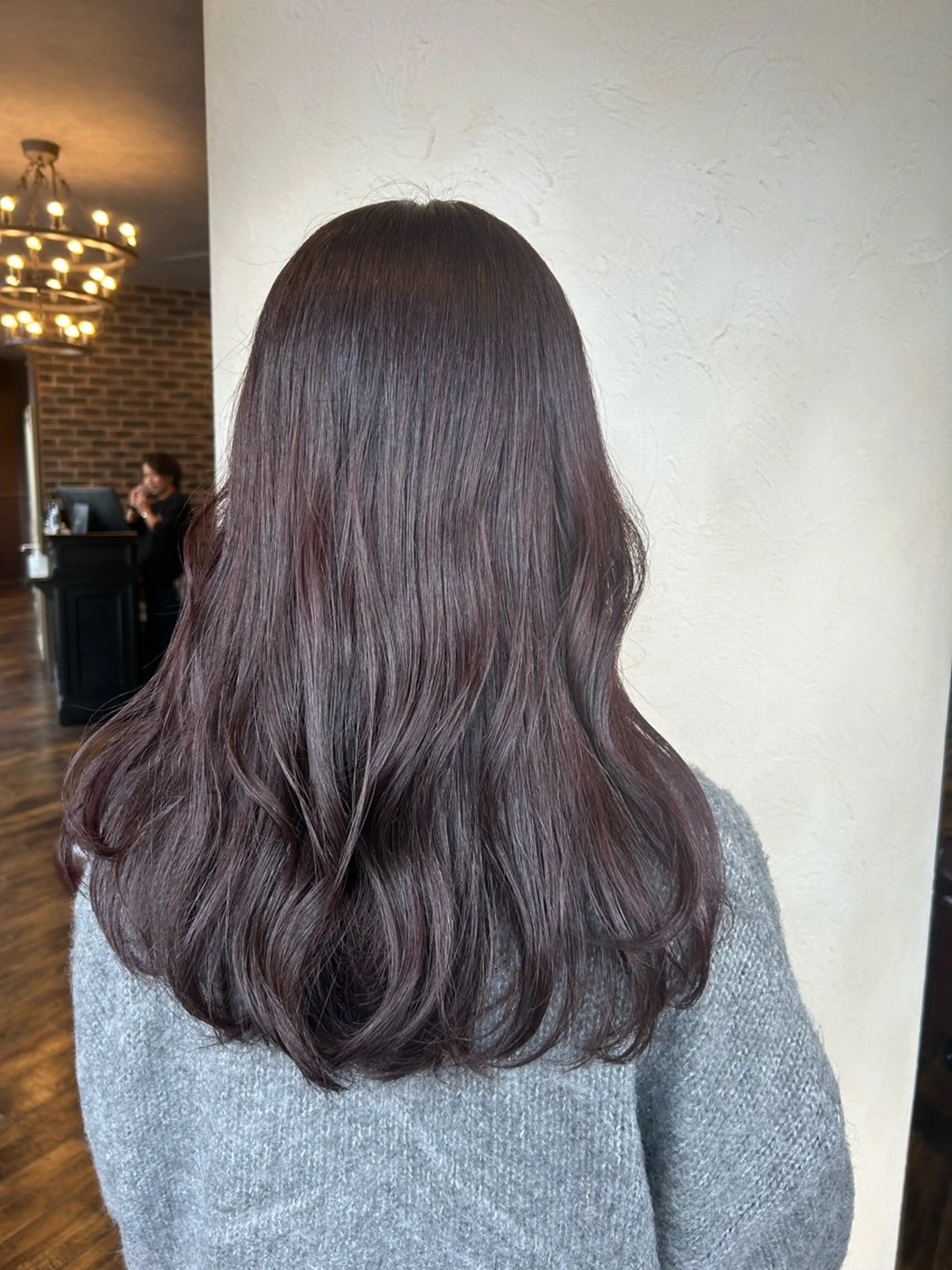 ミディアム カラー ヘアアレンジ ラベンダーカラー カット ヘアカラー トリートメント 梅木 李奈のヘアスタイル