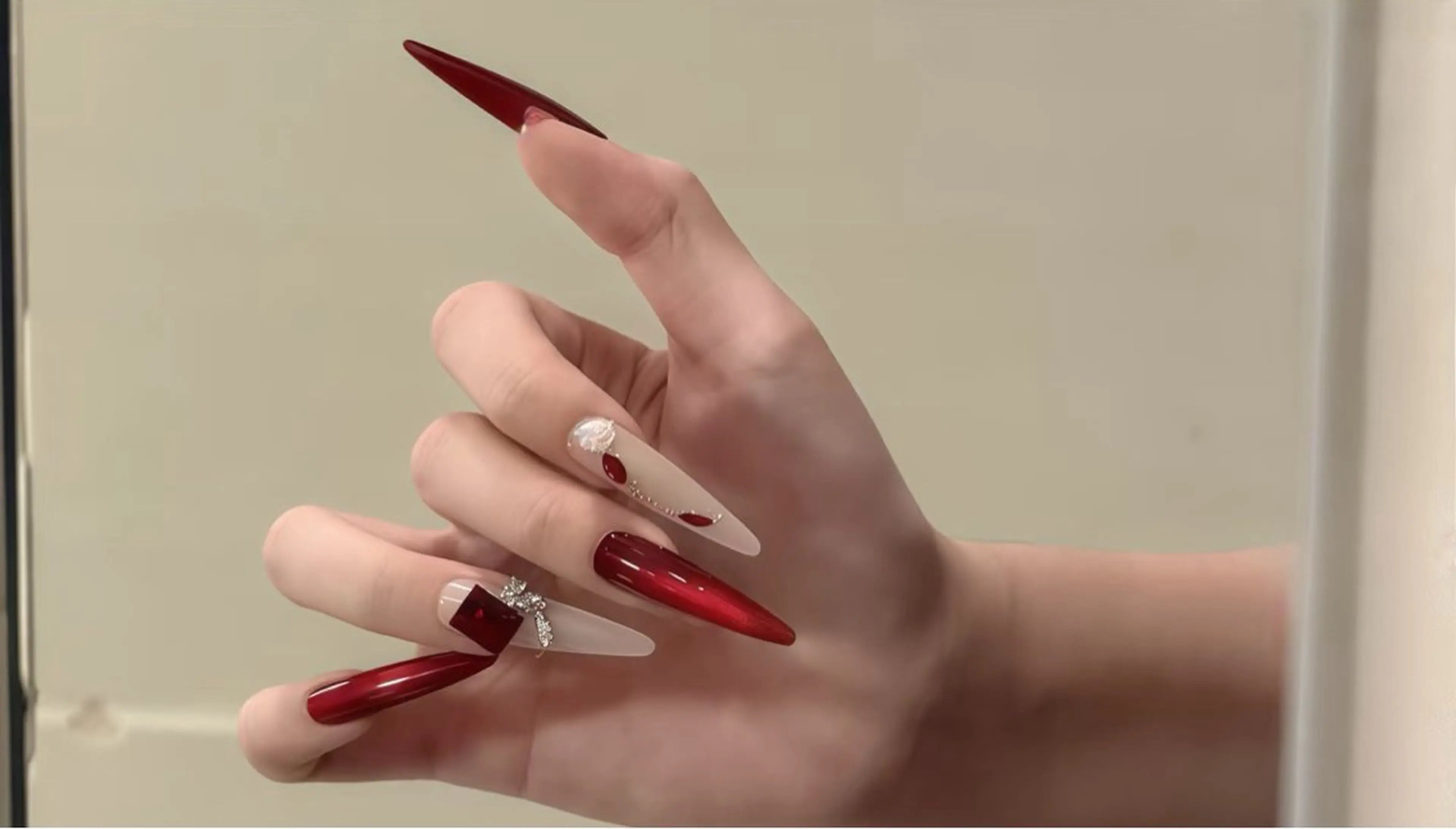 ネイル オーロラネイル フラワーネイル フットネイル フレンチネイル ジェルネイル ハンドネイル 長さだし専門 ありさのネイルデザイン