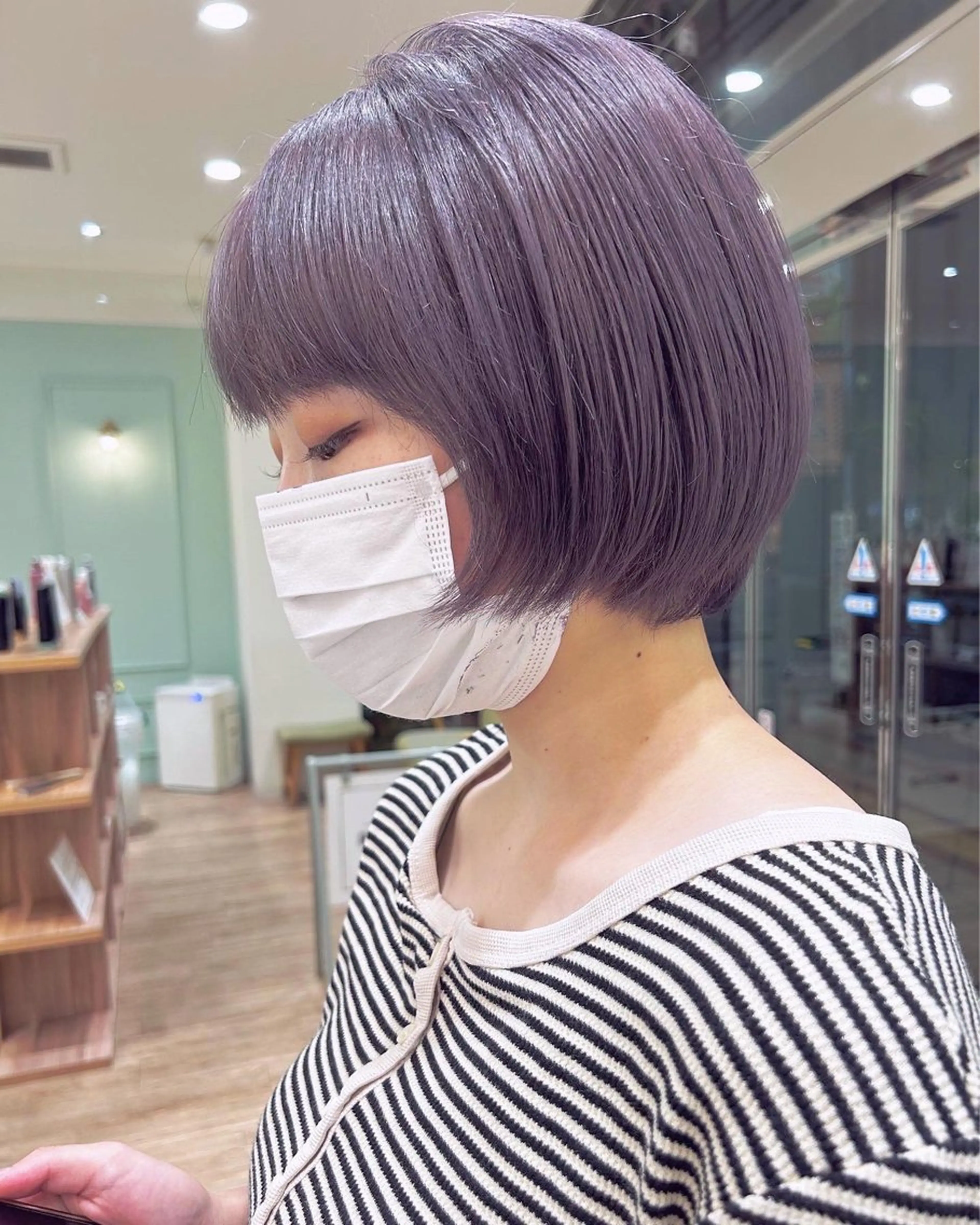 ショート パープルカラー ヘアカラー トリートメント ケアブリーチ 坪井佑樹のヘアスタイル