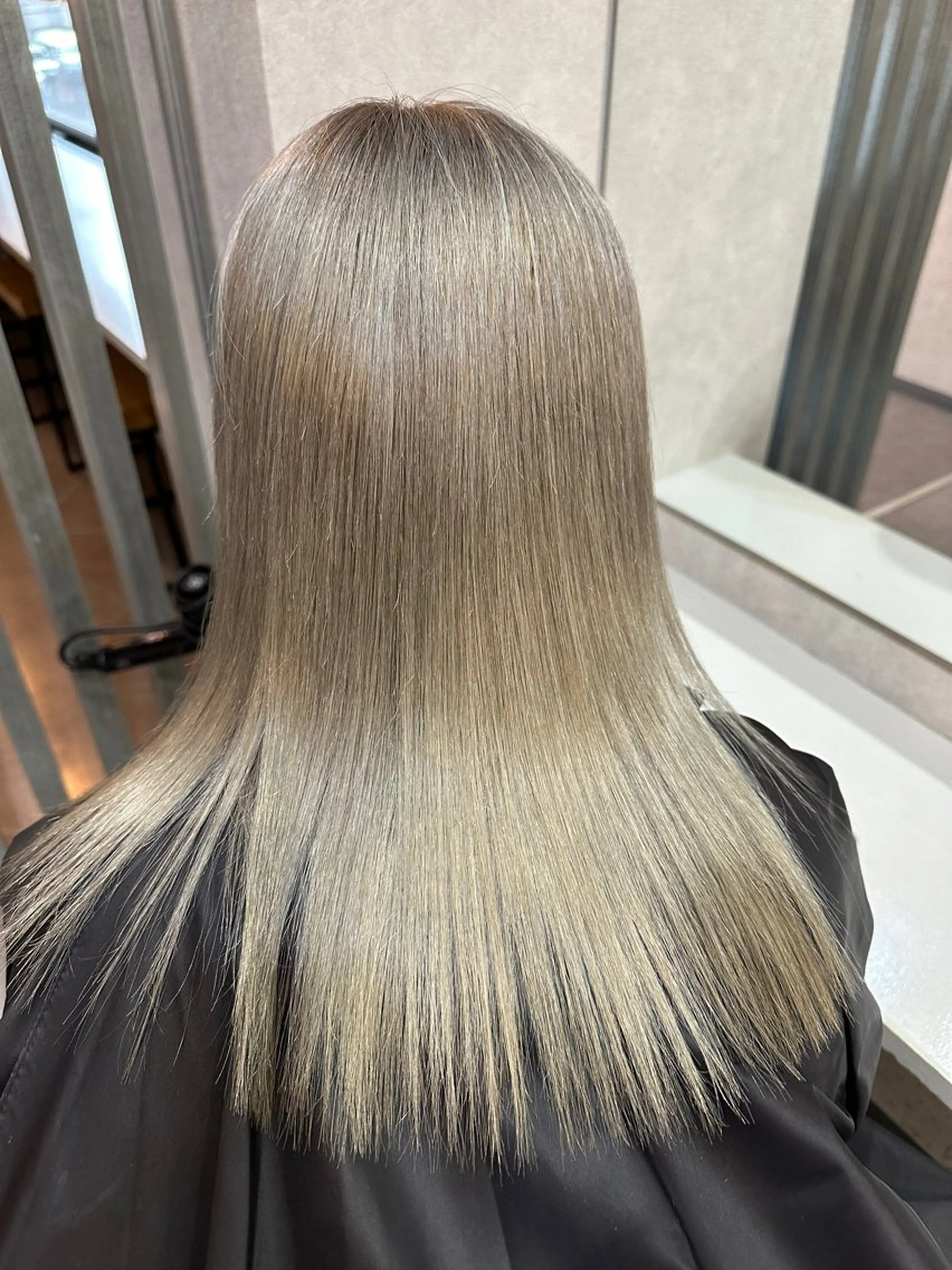 セミロング カラー 髪質改善 トリートメント 酸熱トリートメント 京都駅/透明感カラー /髪質改善/岩崎拓郎のヘアスタイル