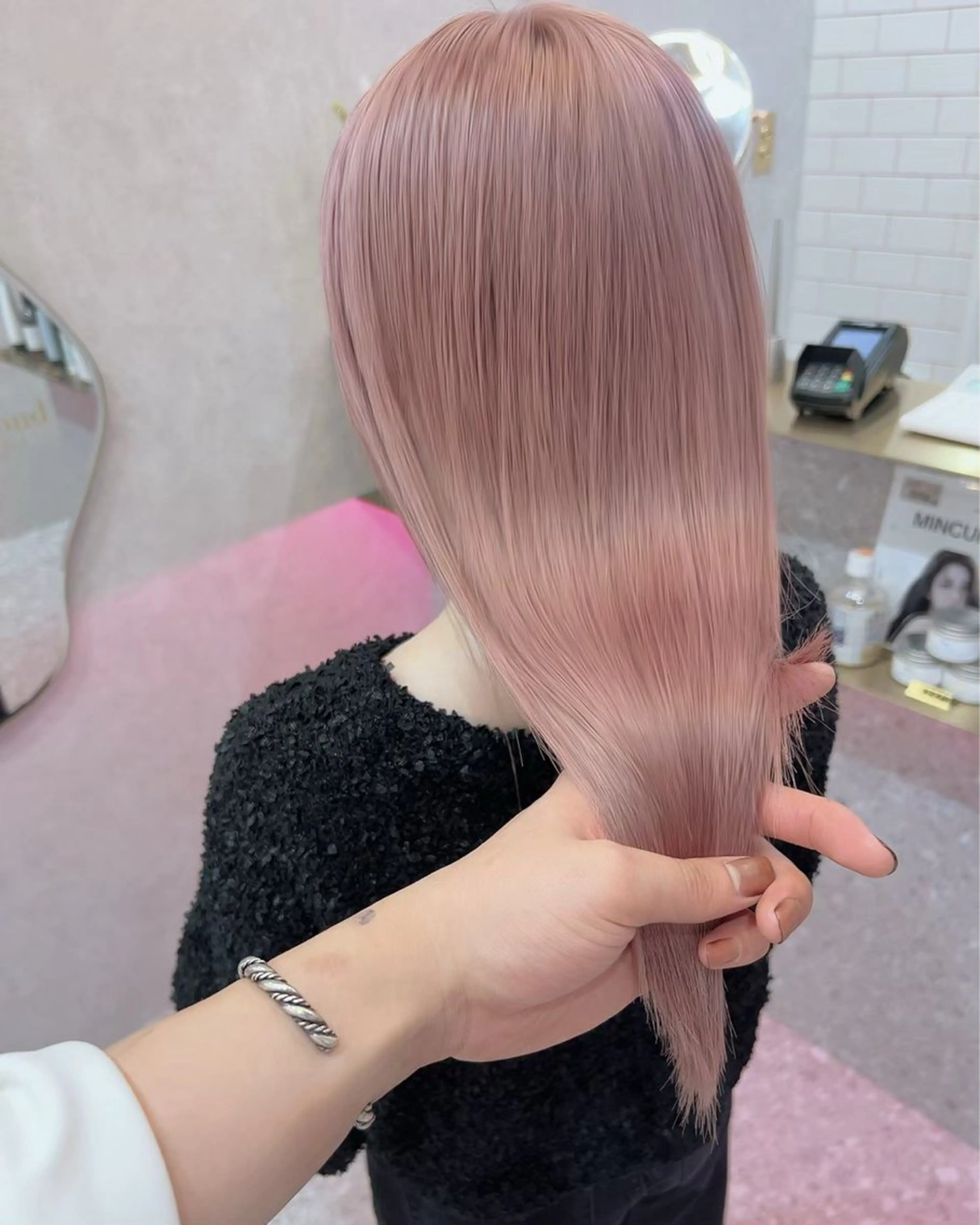 ロング ヘアカラー トリートメント Lond Le'aのヘアスタイル