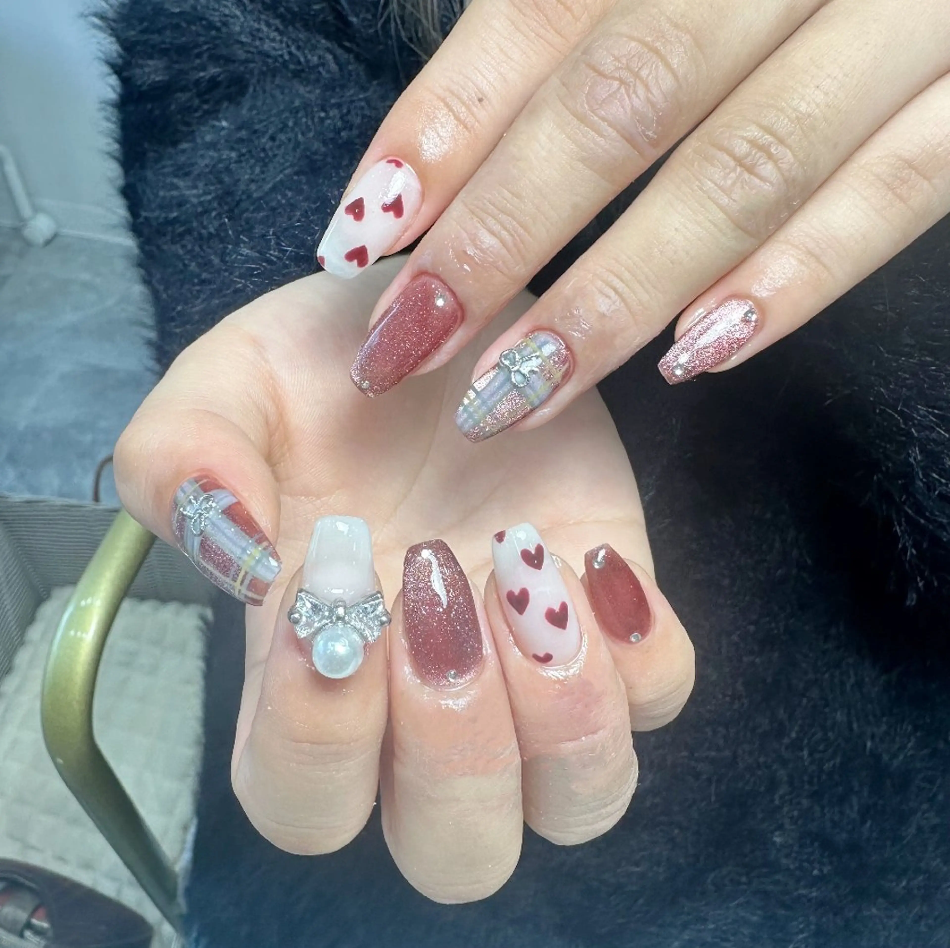 ネイル チークネイル フレンチネイル ジェルネイル ガラスフレンチ キラキラネイル ハンドネイル UM Nail Salonのネイルデザイン