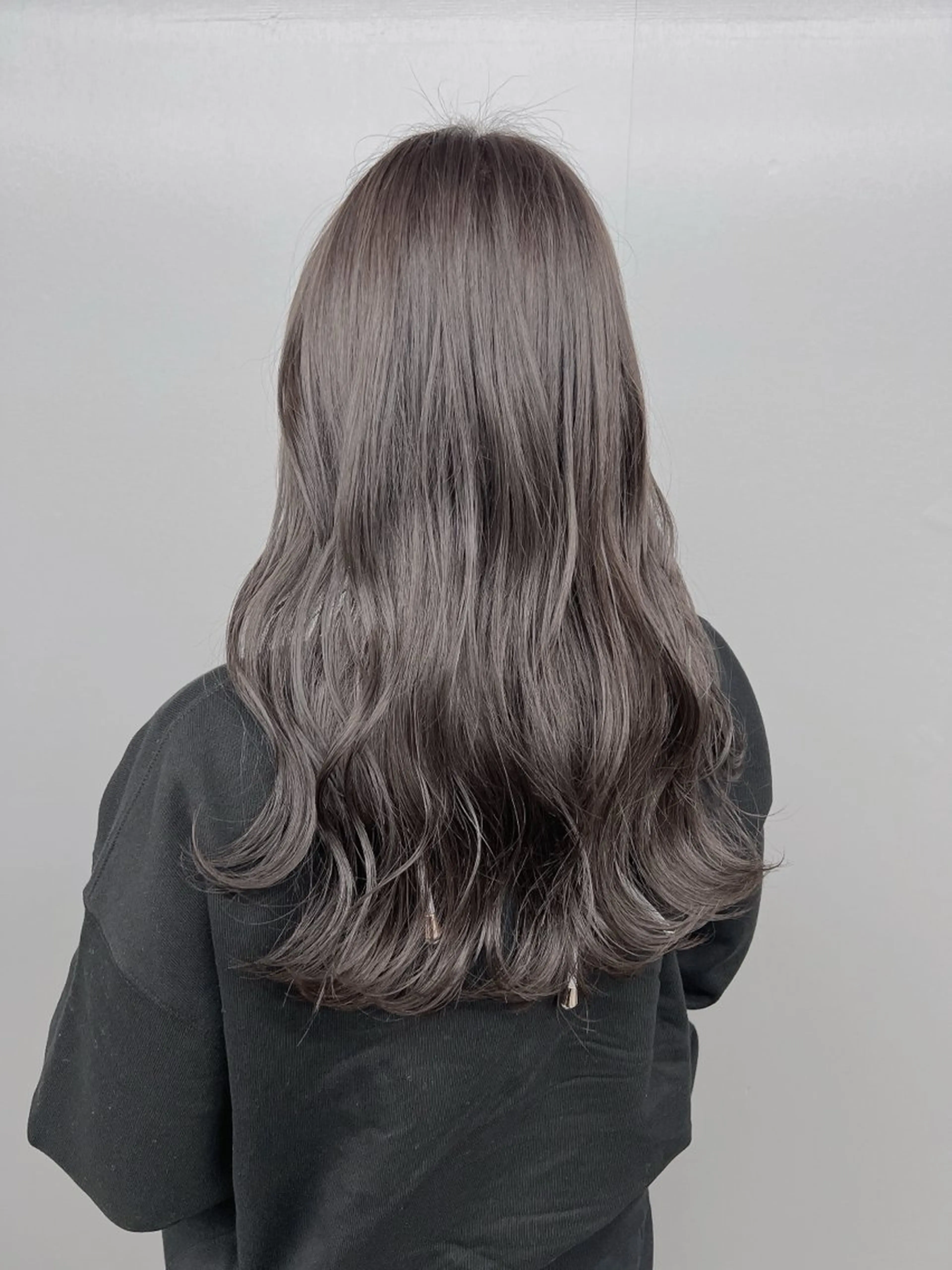 ロング アッシュ アッシュグレー アッシュグレージュ ヘアカラー グレージュ 透明感 ブリーチなし田島晃汰のヘアスタイル