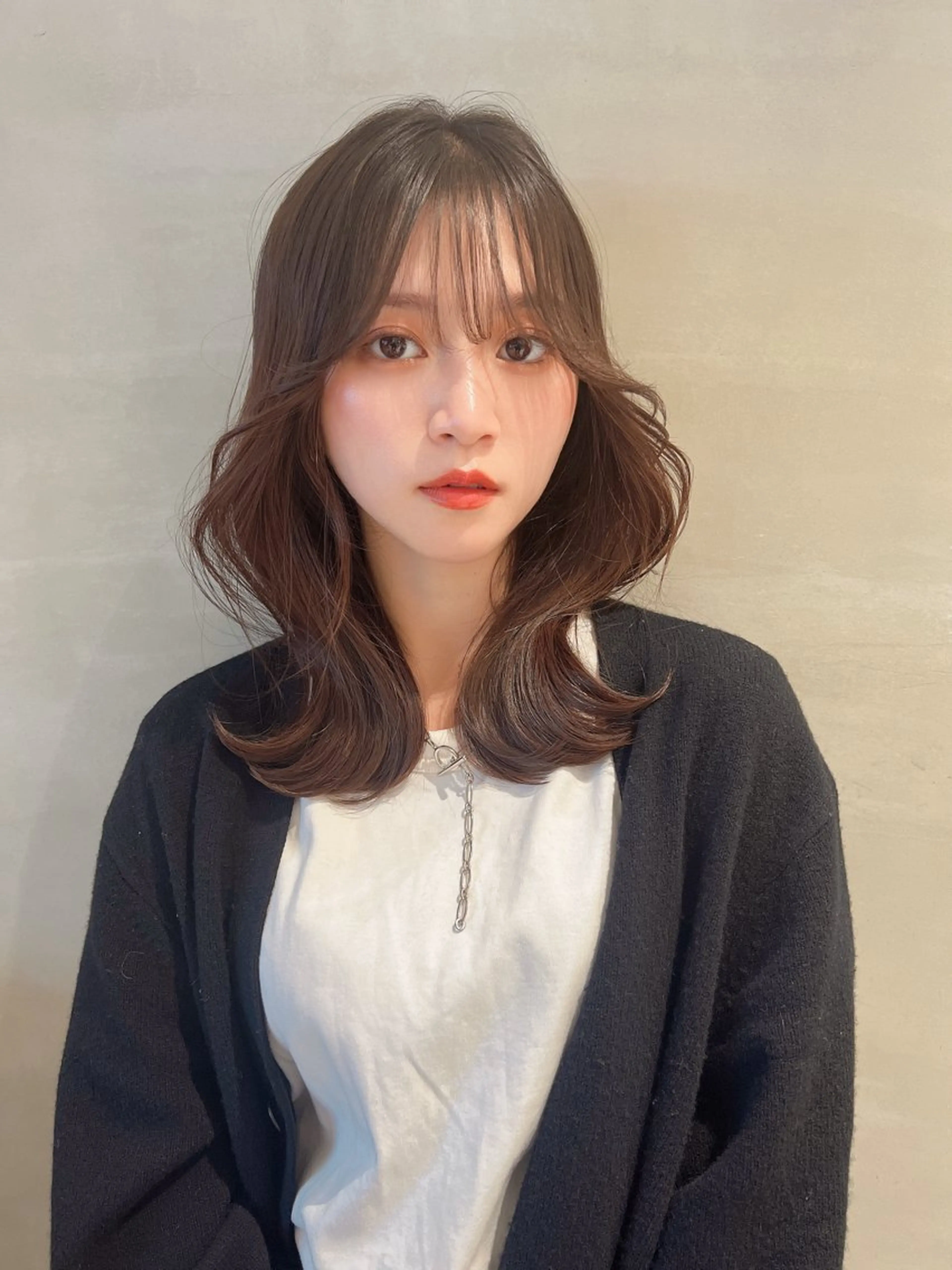 ミディアム カラー ミディアムレイヤー オリーブカラー レイヤーカット カット ヘアカラー トリートメント youres  hair恵比寿本店所属・小山潤/韓国レイヤー /ヘアケアマイスターのヘアスタイル