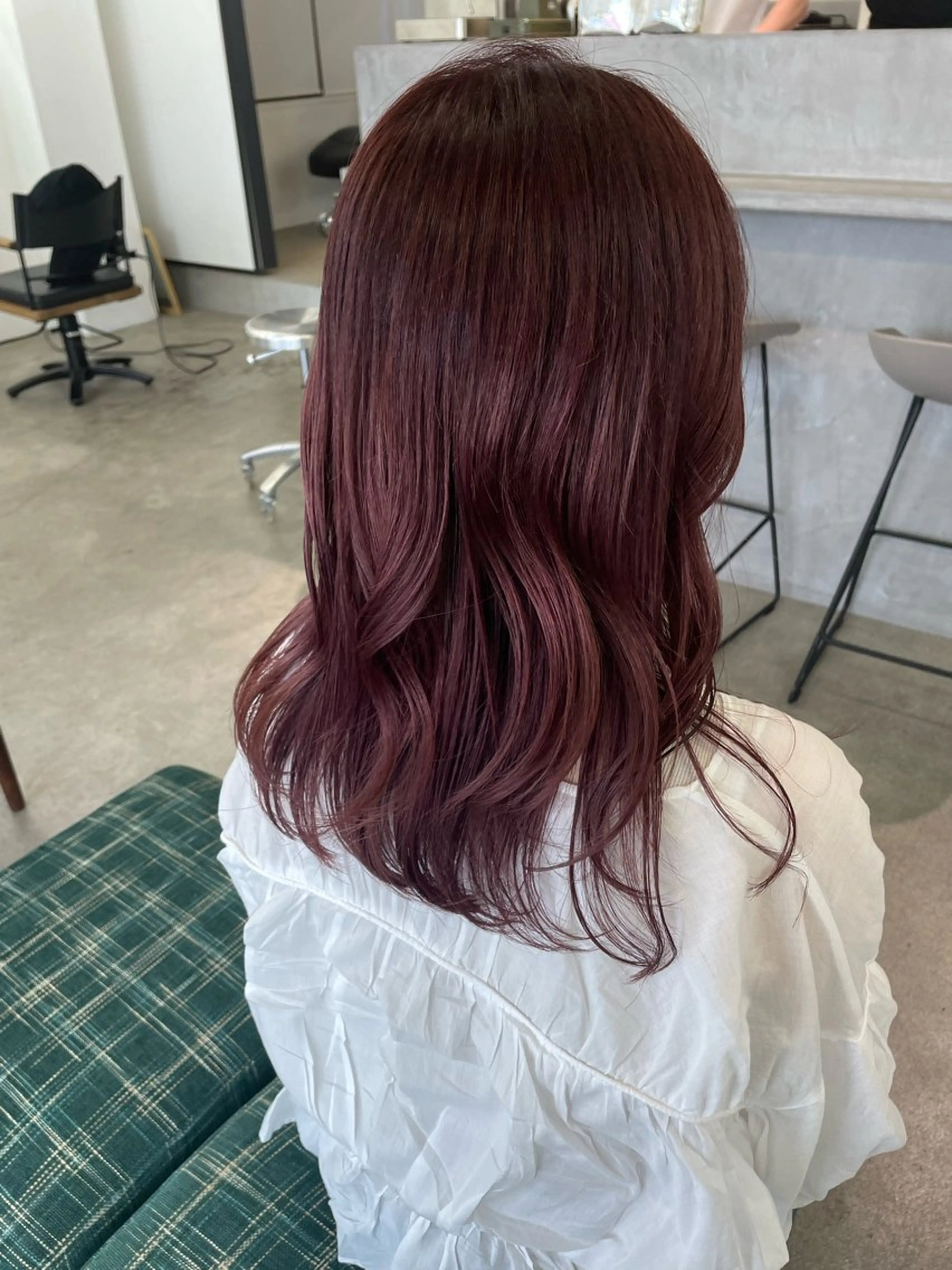 ロング カラー カシス ピンクカラー レイヤーパーマ、ボブ 小須田ゆあのヘアスタイル