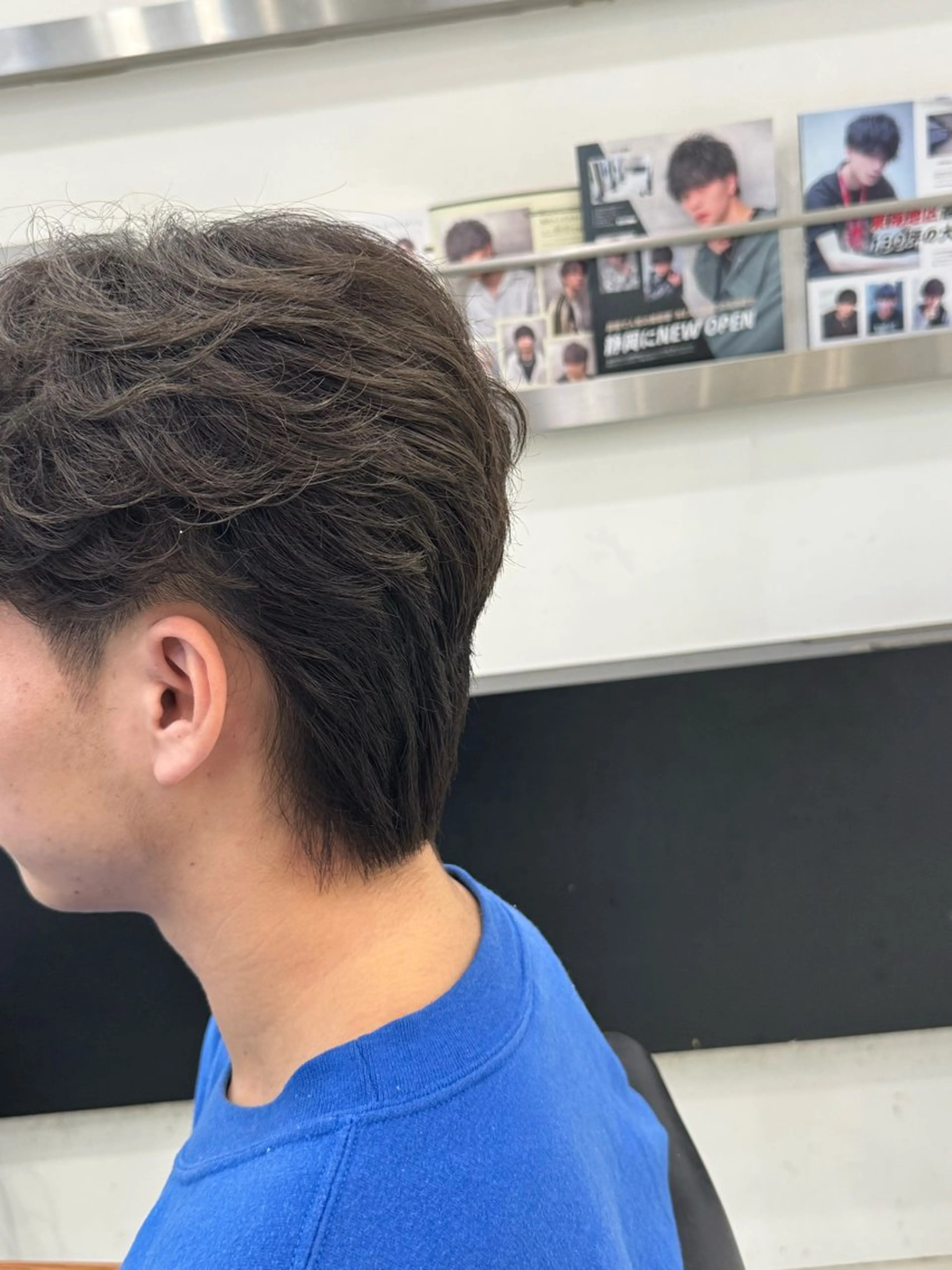 メンズ カット 毛流れ特化愁斗 センターパートパーマのヘアスタイル