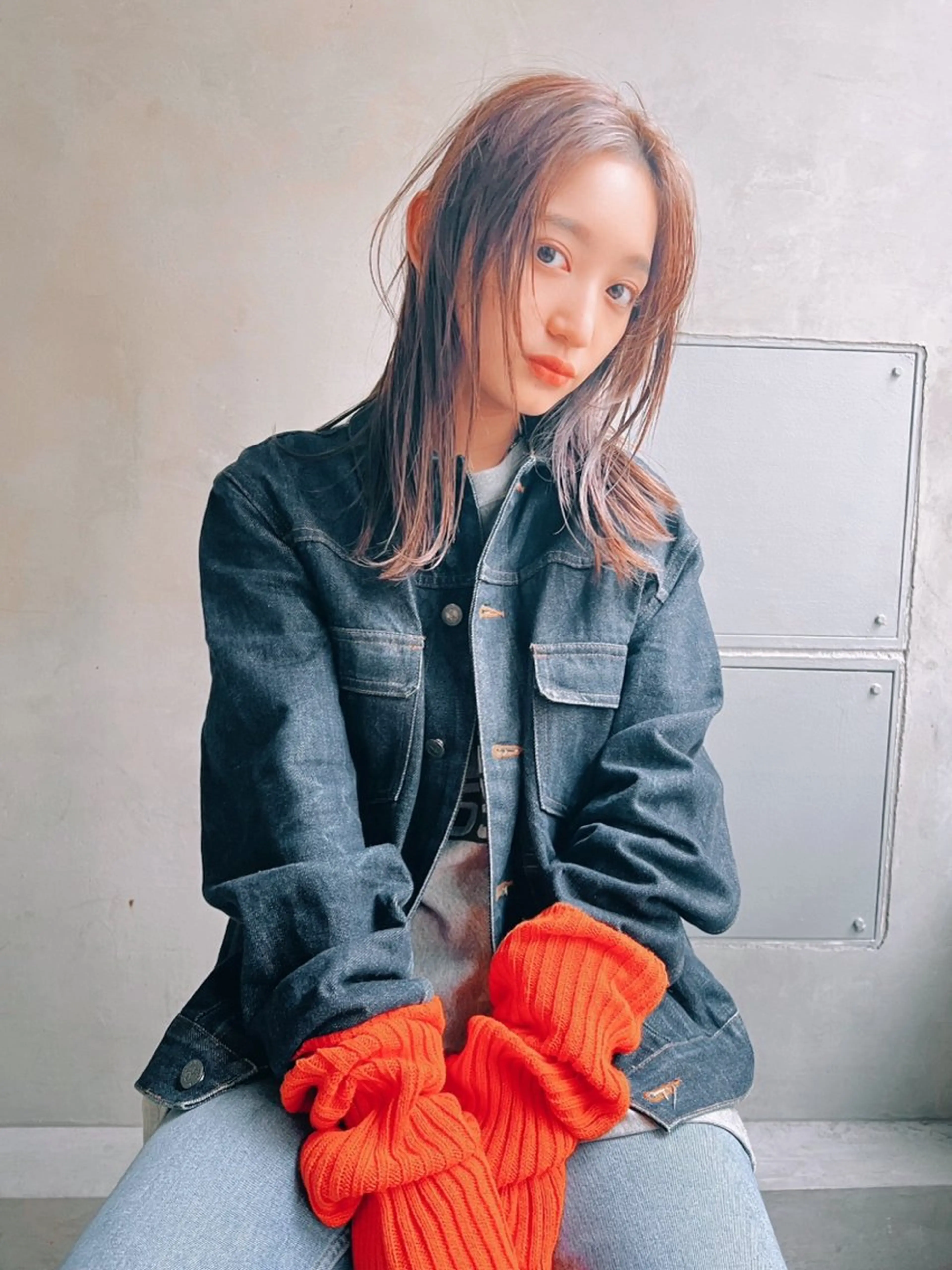 ミディアム カラー 外ハネヘア MUSASHI ブリーチカラー◎のヘアスタイル