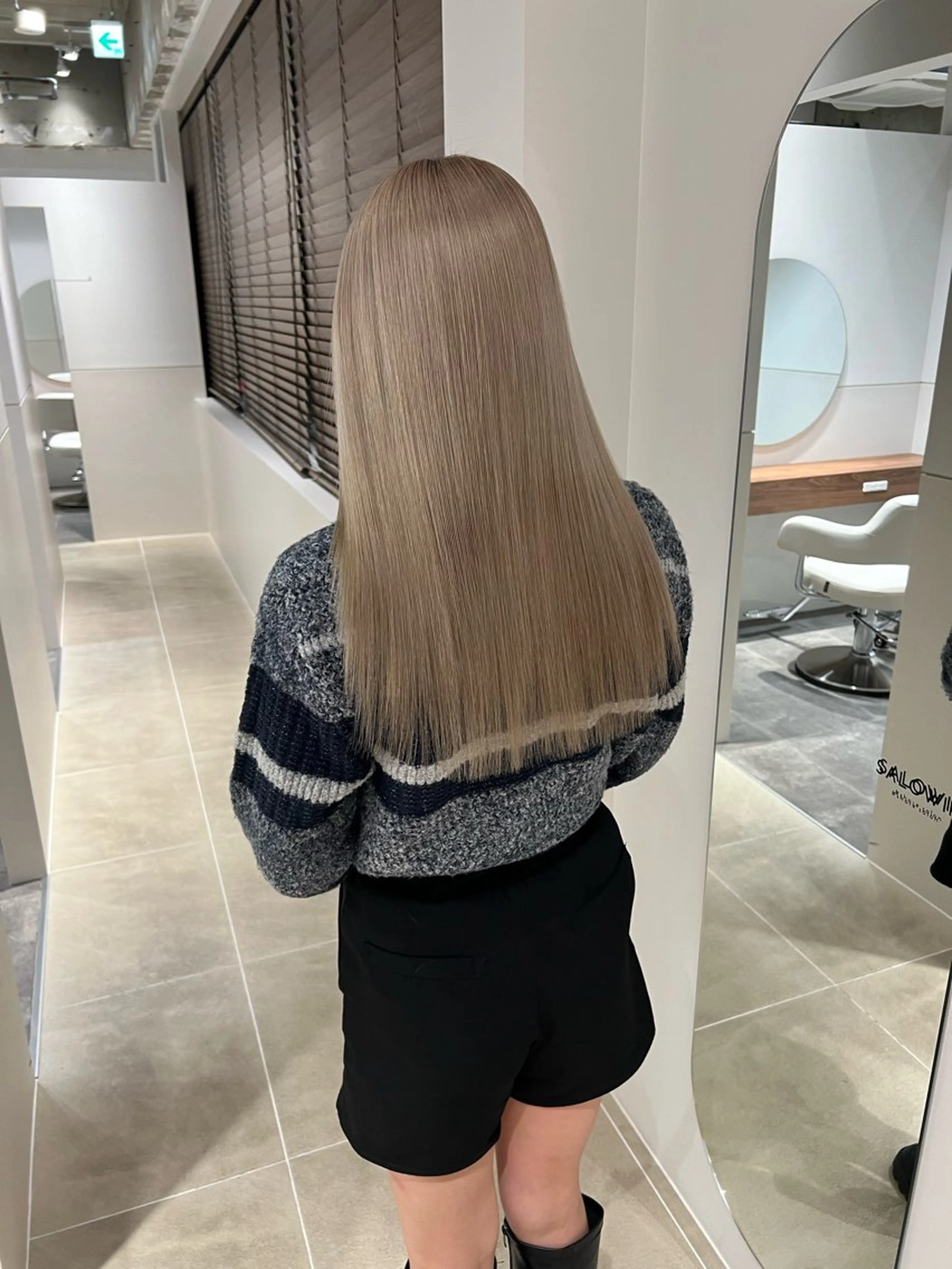 セミロング ヘアアレンジ ヘアカラー トリートメント ヘッドスパ ヘアセット 💕ブリーチカラー☁ 髪質改善💖サワのヘアスタイル