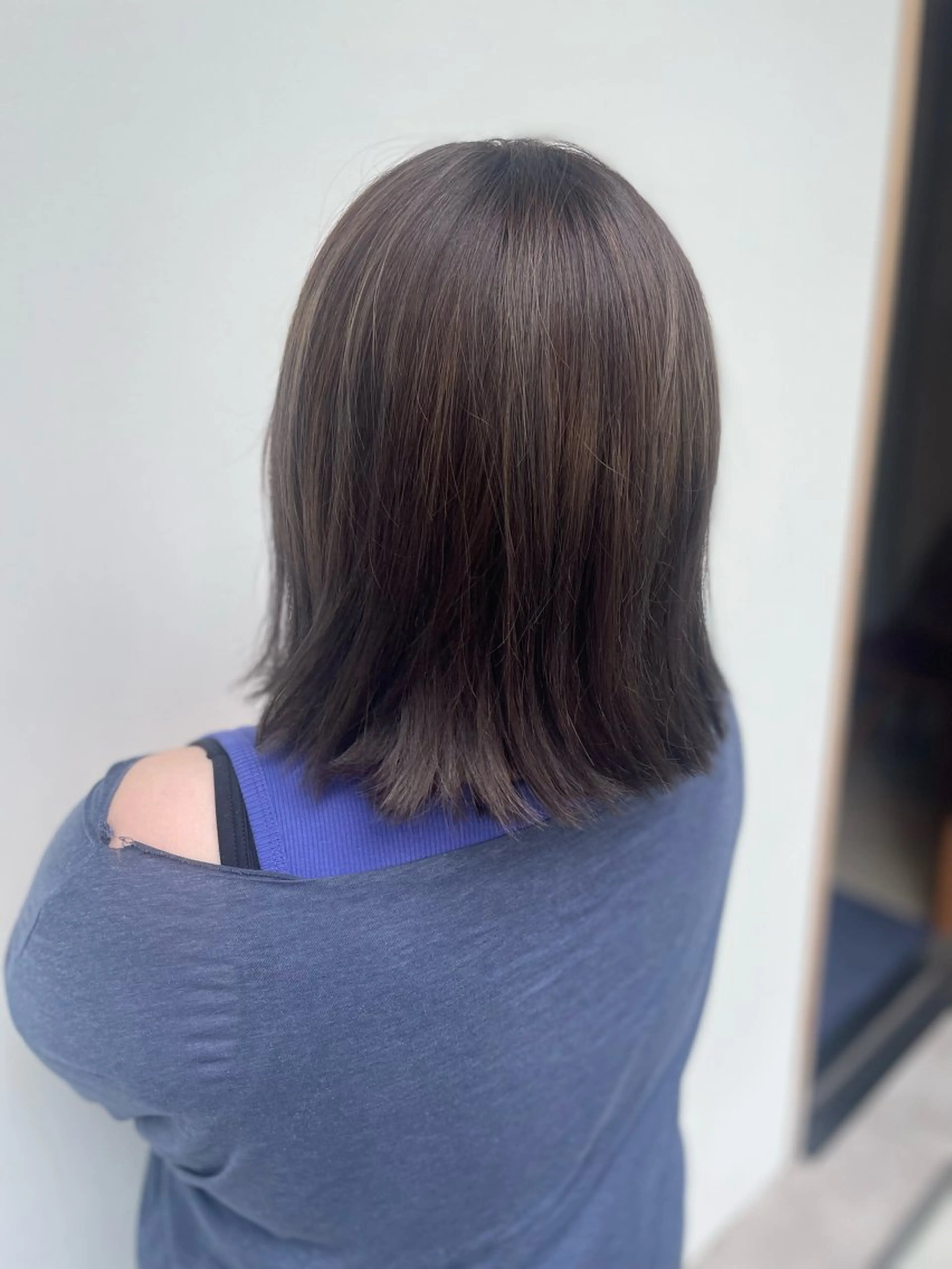 ミディアム カラー グレージュ ハイライトカラー ラベンダーカラー ラベンダーグレージュ ラベンダーグレー ヘアカラー すずな🎀 ⠀のヘアスタイル