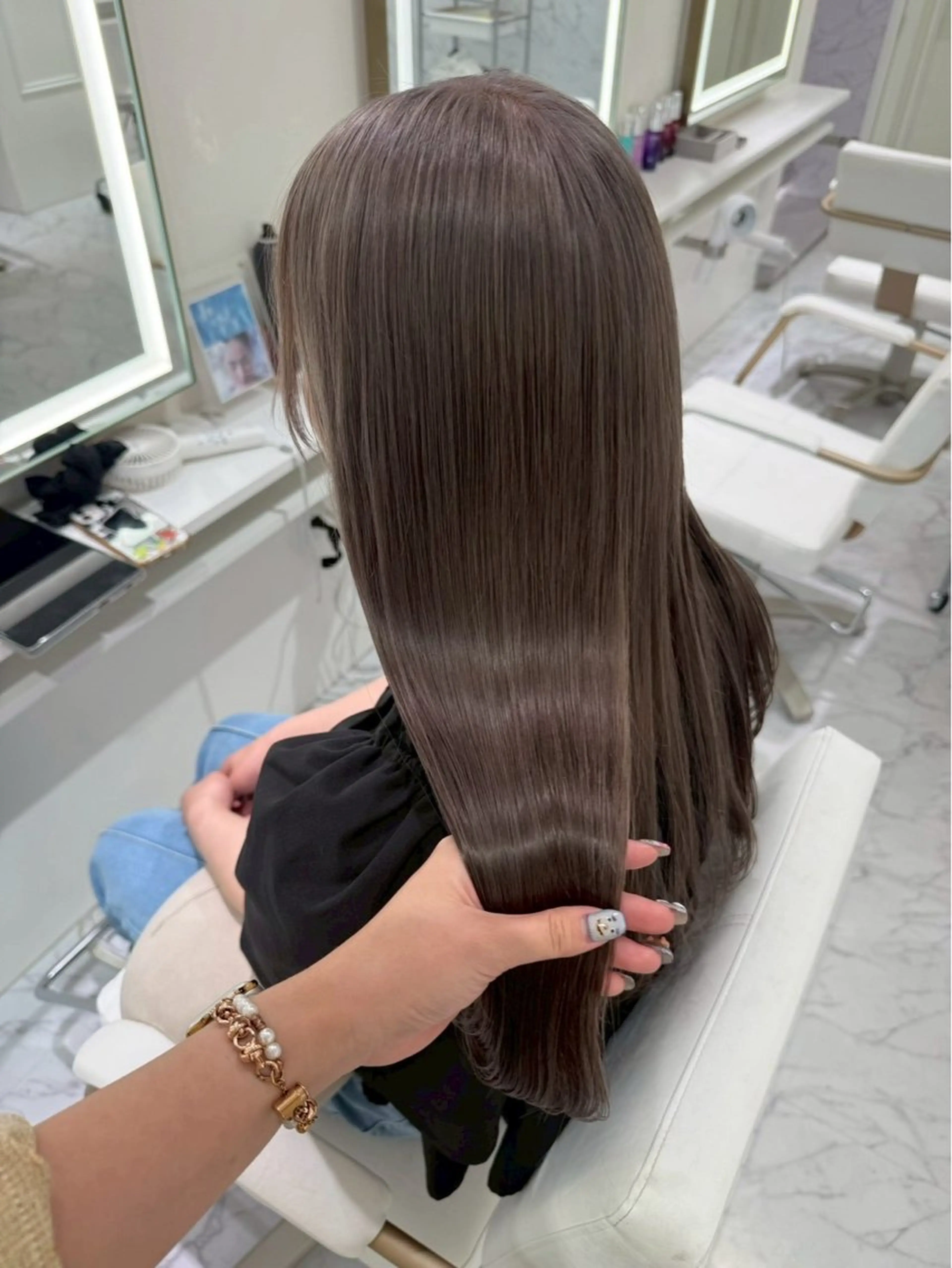 ロング カラー ParveMix 岡本えりかのヘアスタイル