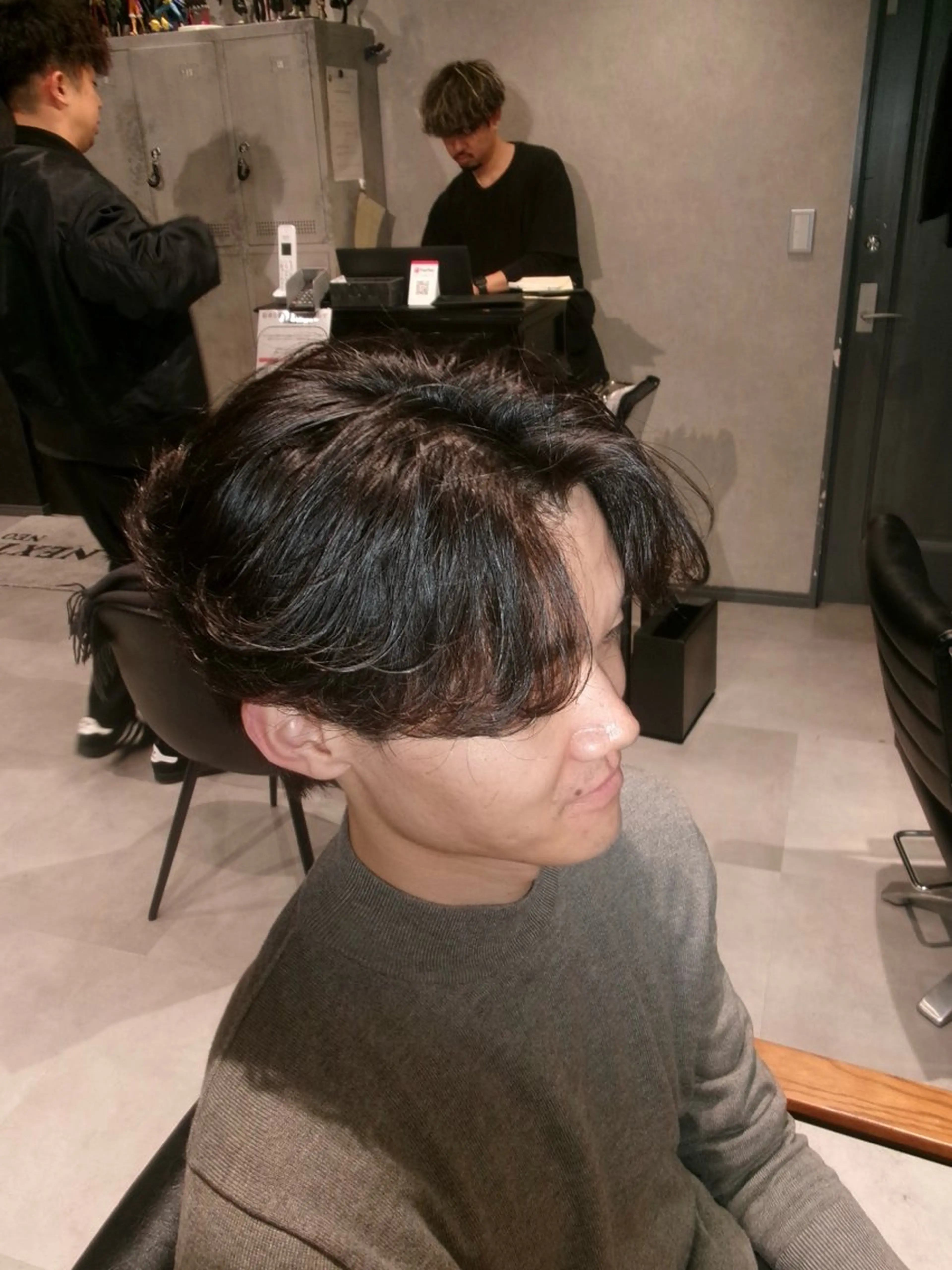 パーマ メンズ ニュアンスパーマ カット パーマ 毛流れ特化愁斗 センターパートパーマのヘアスタイル