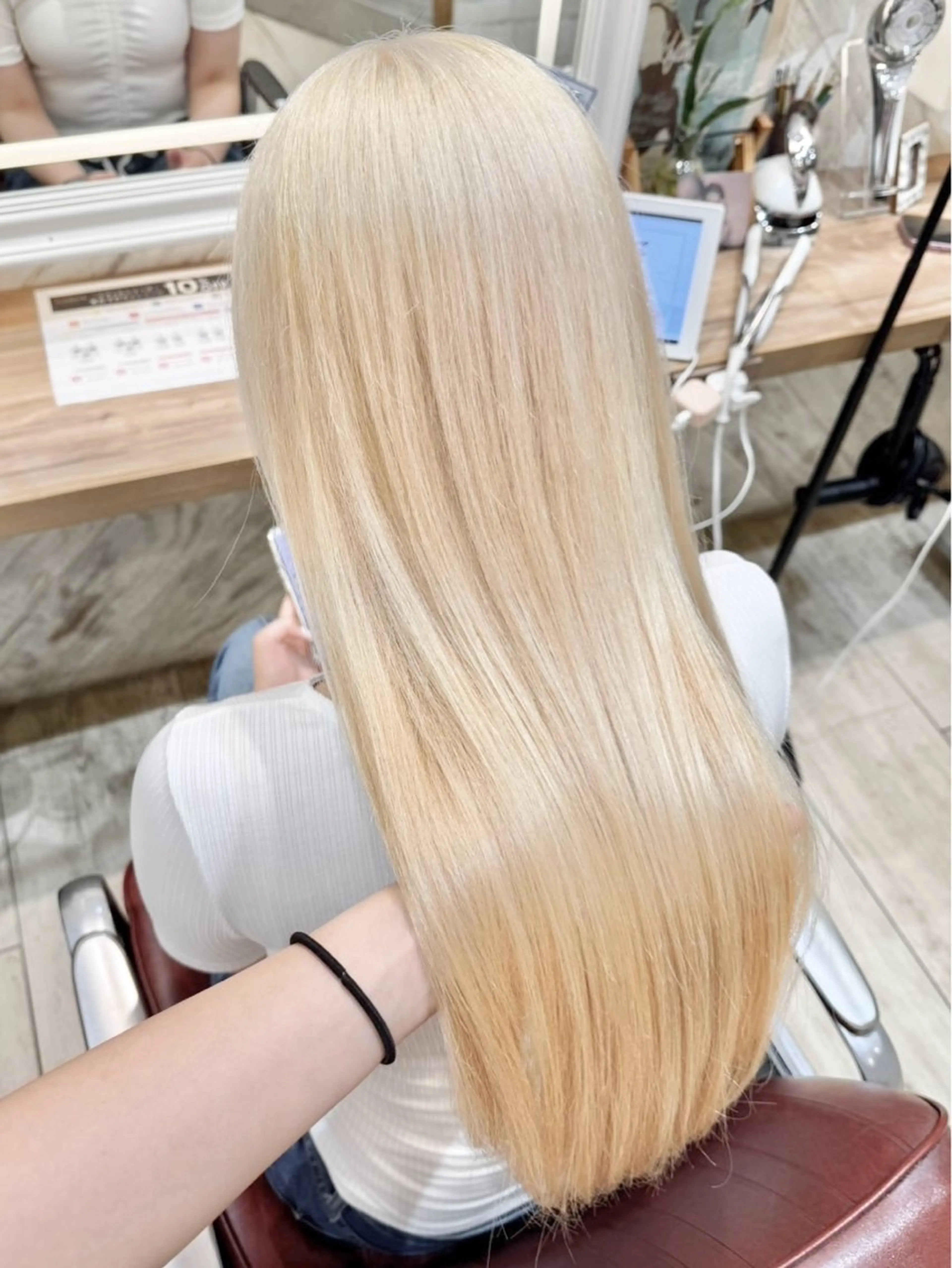 カラー ブリーチ ブロンド ヘアカラー ブリーチカラー♡ エクステ♡しゅかのヘアスタイル