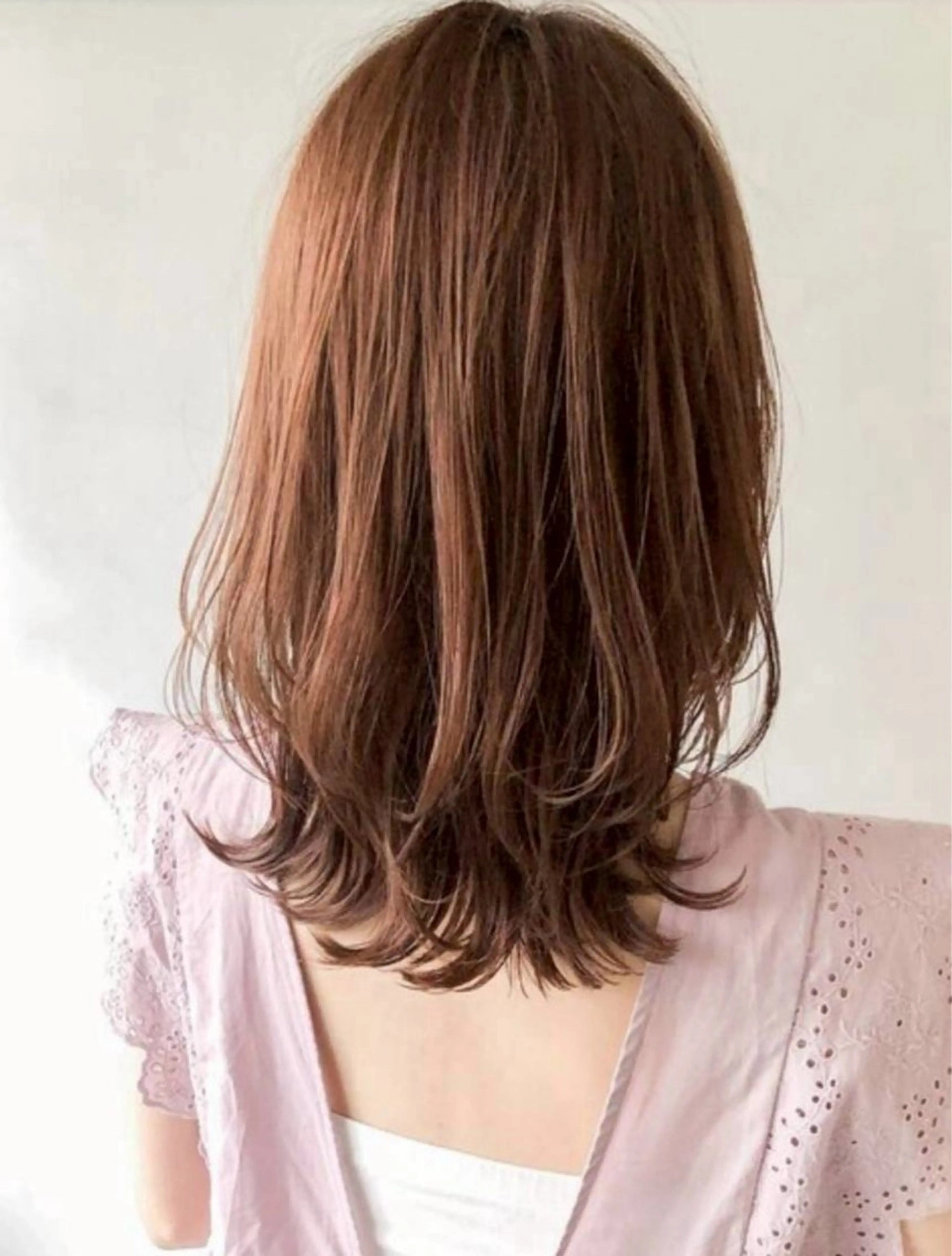 レディースカット🚺  レイヤーで動きを出したい方【鎖骨​〜​胸上】はこちら🤚🏻【シャンプー、トリートメント付き】の写真