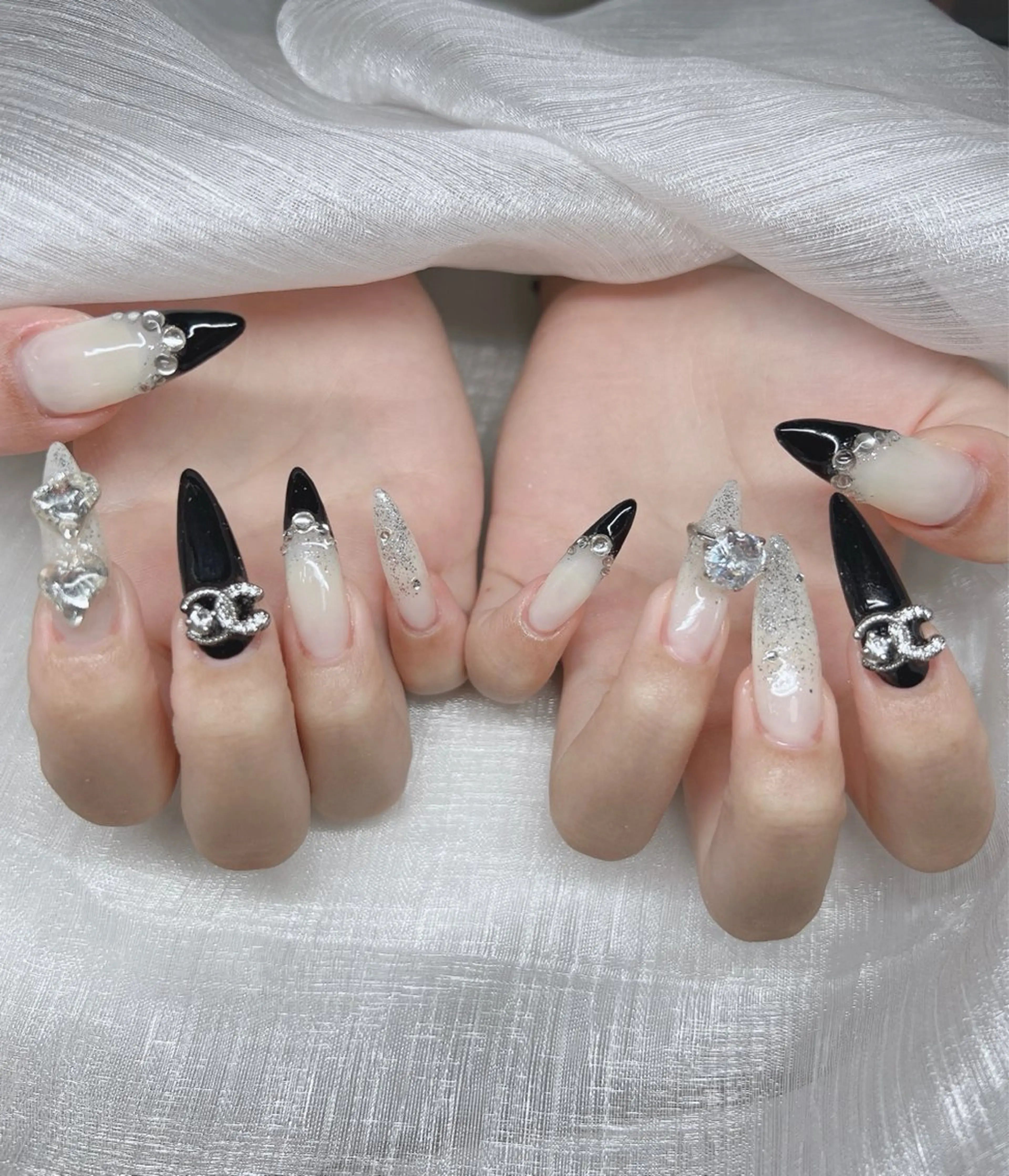ネイル 長さ出し グラデーション キラキラネイル マグネットネイル ニュアンスネイル ハンドネイル Lee Nails チップ長さだし専門店のネイルデザイン