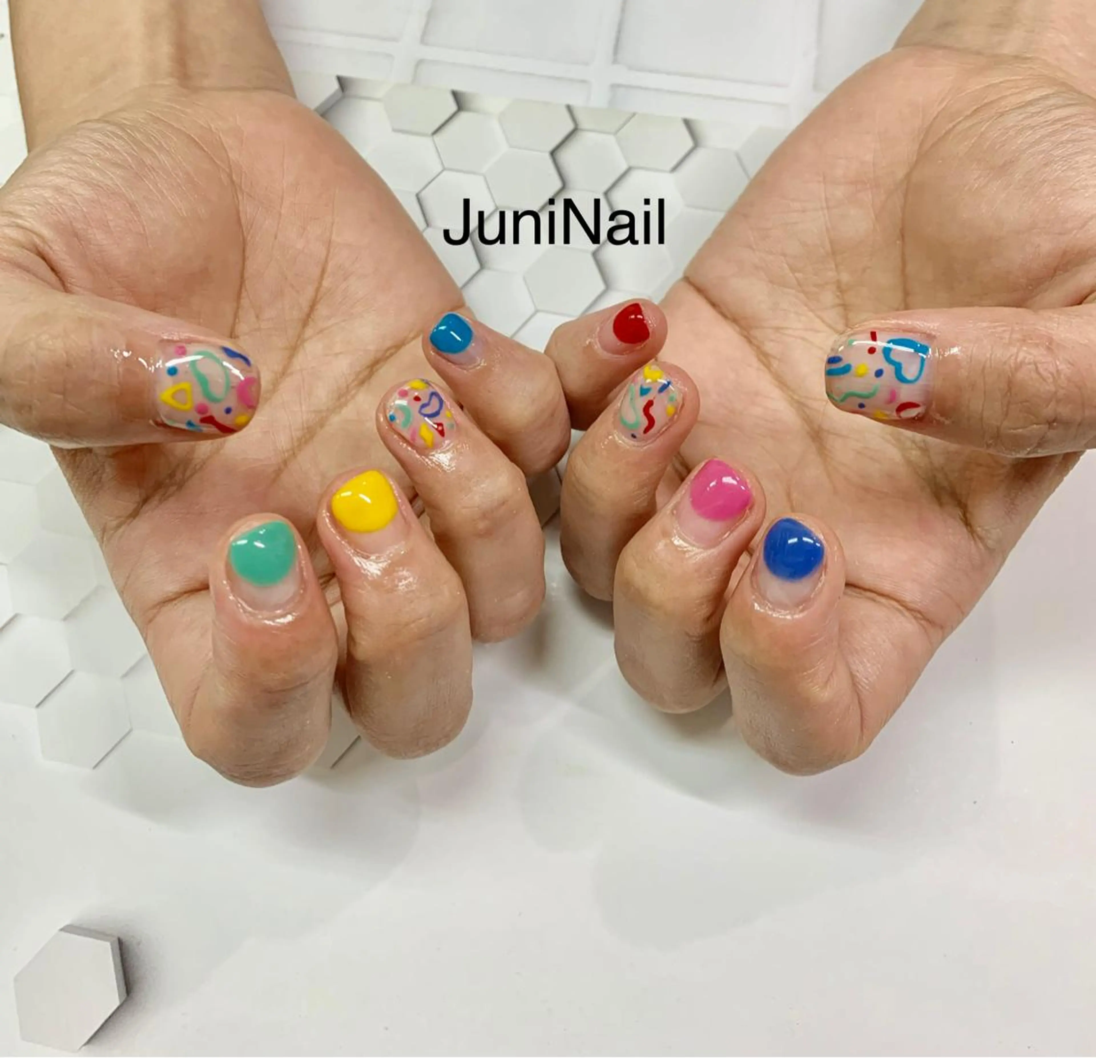ネイル オーロラネイル クリアネイル フラッシュネイル フレンチネイル 氷ネイル・うるうるネイル ハンドネイル ハンドケア JuniNail韓国 ネイリストsuのネイルデザイン