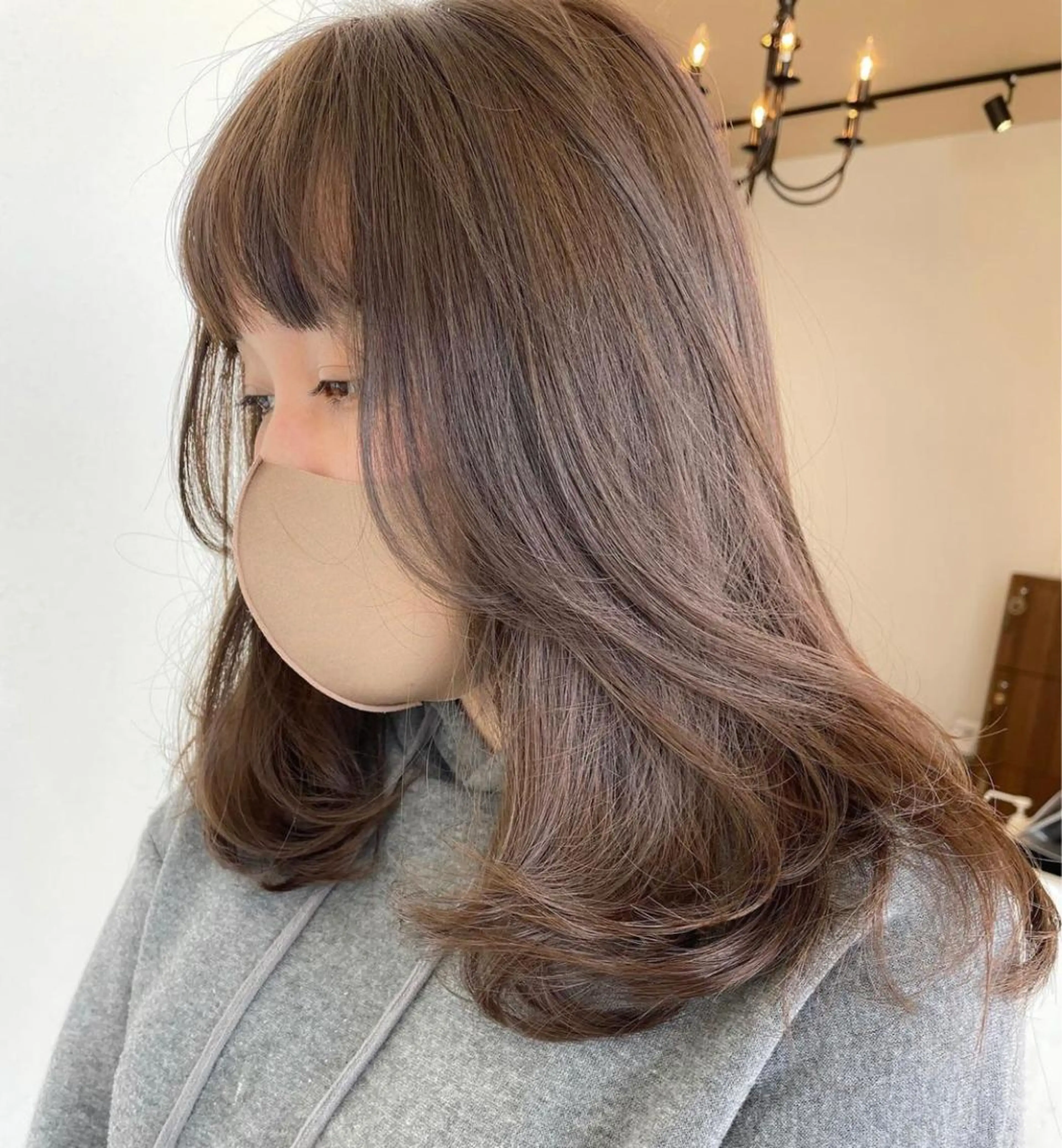 ミディアム カラー ベージュカラー 錦 茉李のヘアスタイル