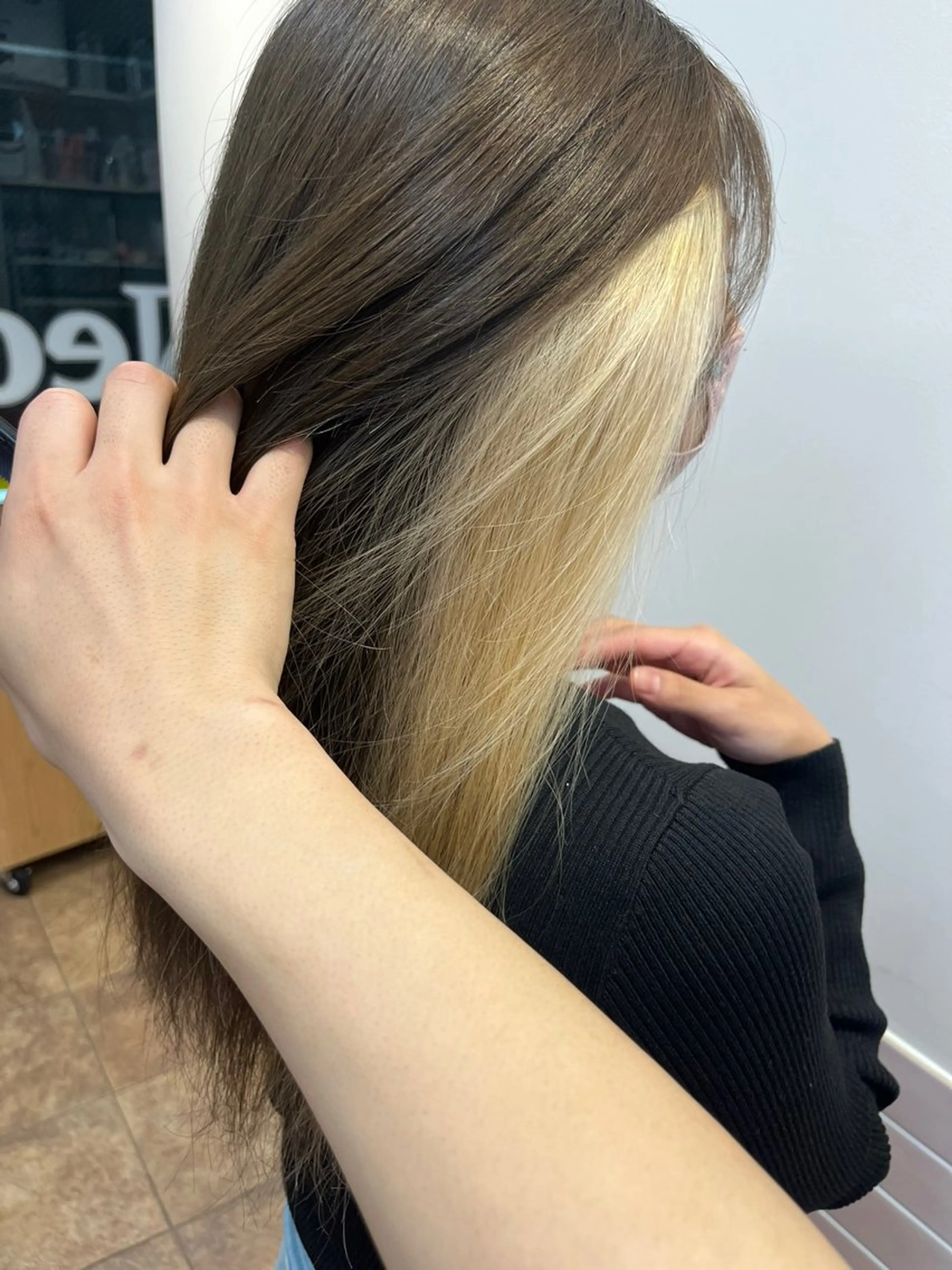 ロング カラー インナーカラー ヘアカラー トリートメント 北村 優斗のヘアスタイル