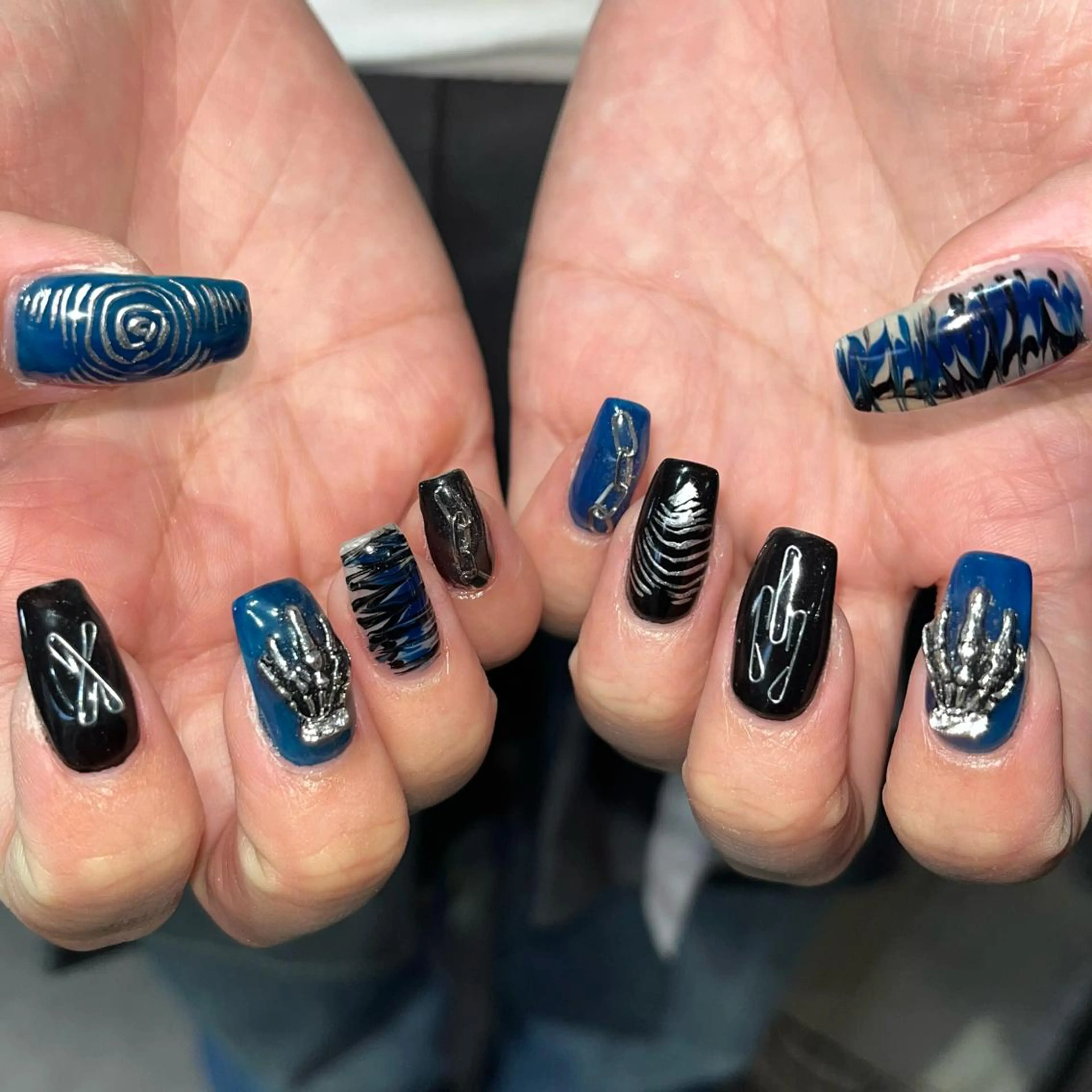 ネイル 🪐富島彩夏 /海外nail🪐のネイルデザイン