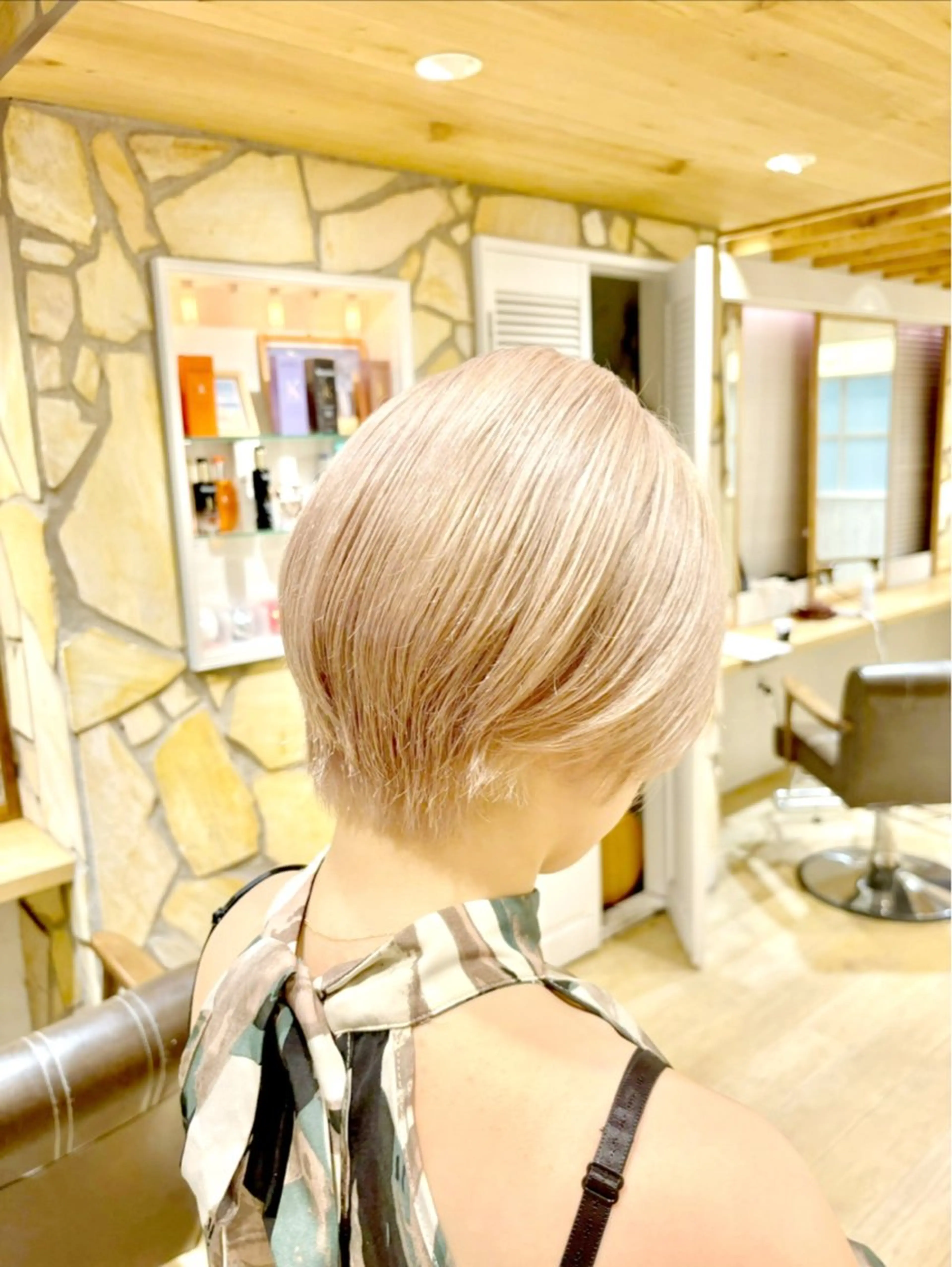 ショート カラー ヘアカラー トリートメント ☘️新宿 新井彩斗☘️のヘアスタイル