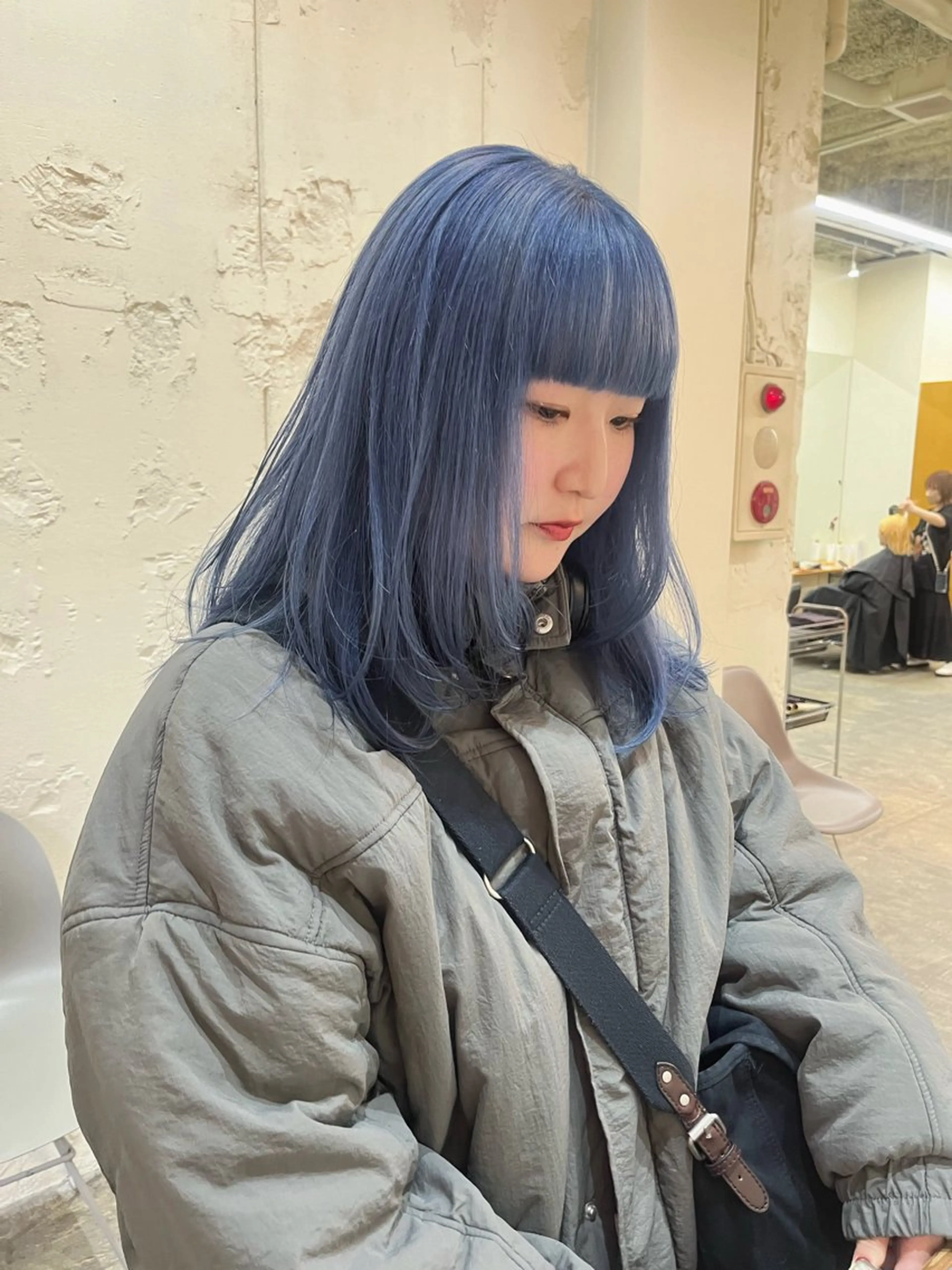 セミロング カラー ブルーカラー レイヤーカット カット ヘアカラー トリートメント ハイトーン🦢 Natsumiのヘアスタイル