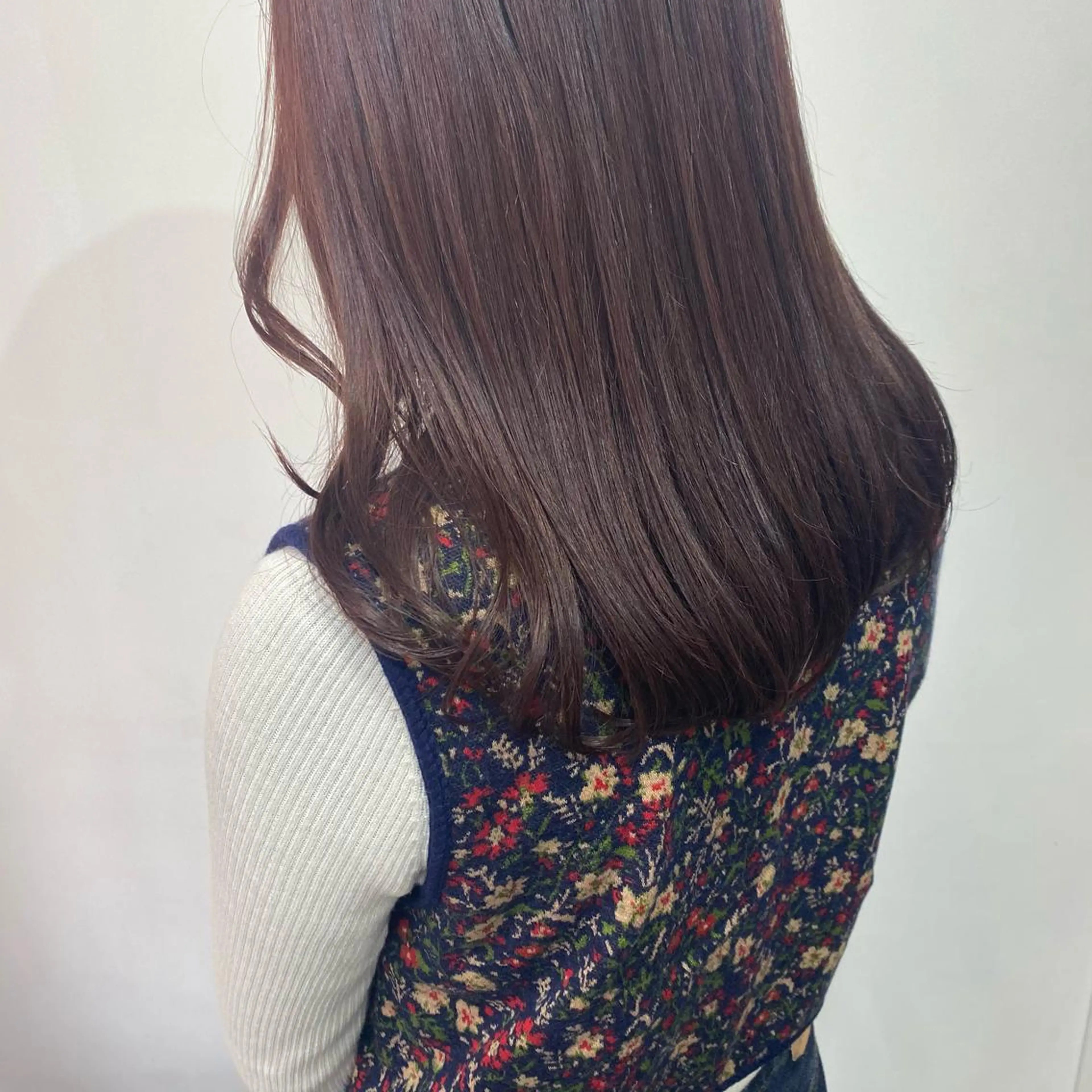 ミディアム カラー EKOLU所属・髪質改善サロン🫧 戎谷栞菜のヘアスタイル