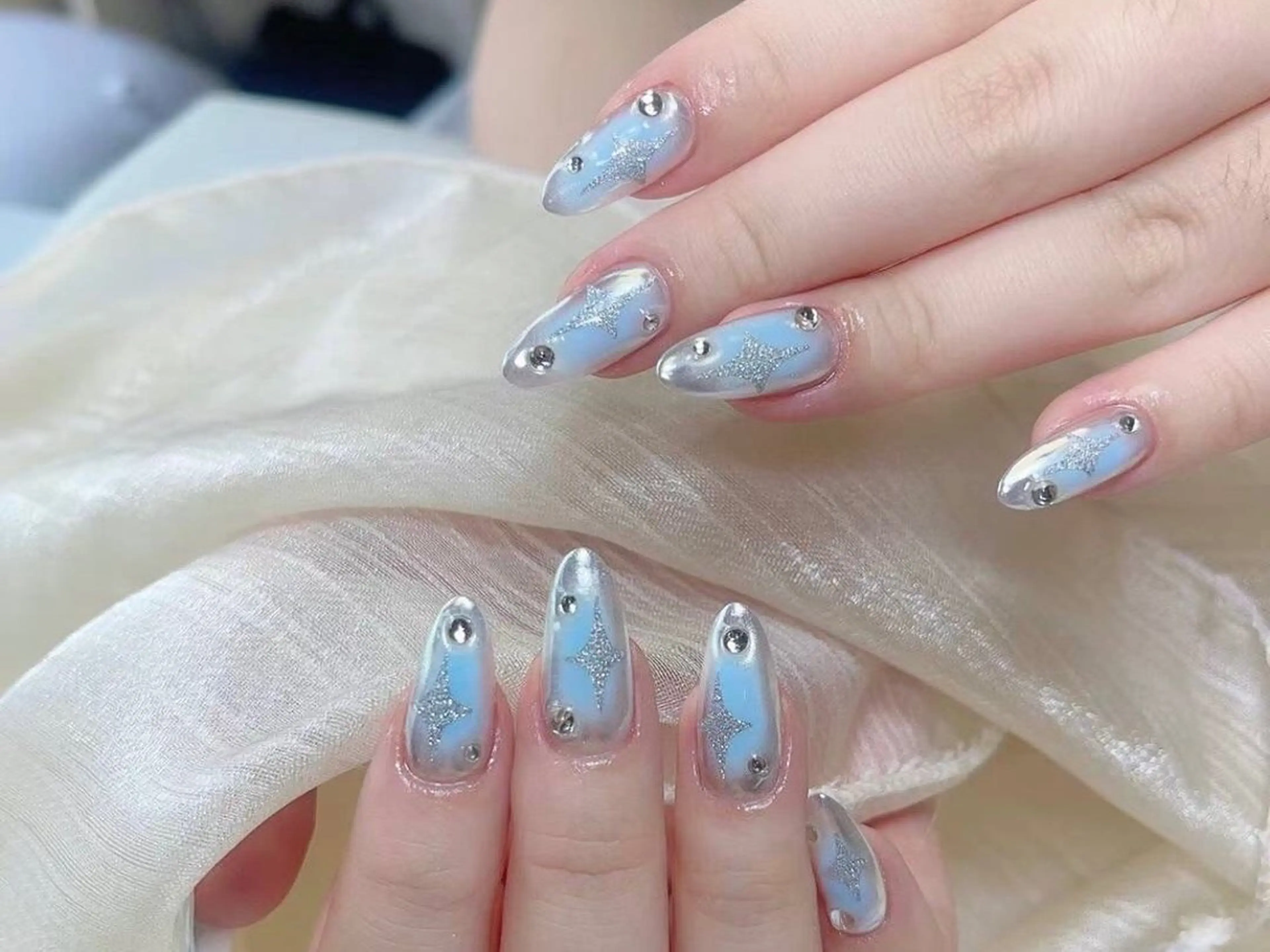 ネイル オーロラネイル チークネイル 長さ出し フットネイル フレンチネイル ハンドネイル ハンドケア lily nailのネイルデザイン