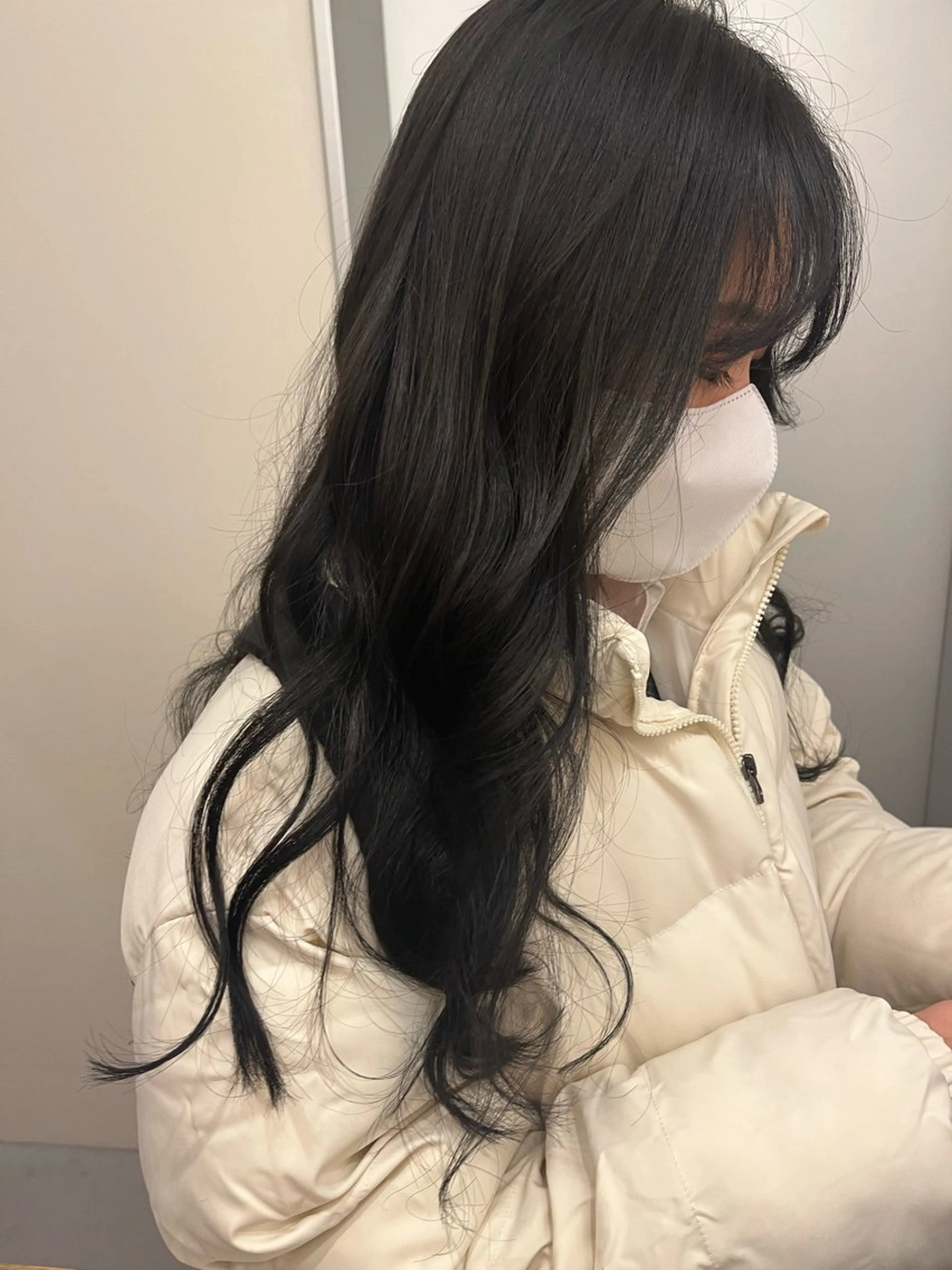 ロング カラー 黒髪 ブルーカラー ブルーブラック 透明感カラー ヘアカラー トリートメント Belle所属・ダブルカラー/ Kotoneのヘアスタイル