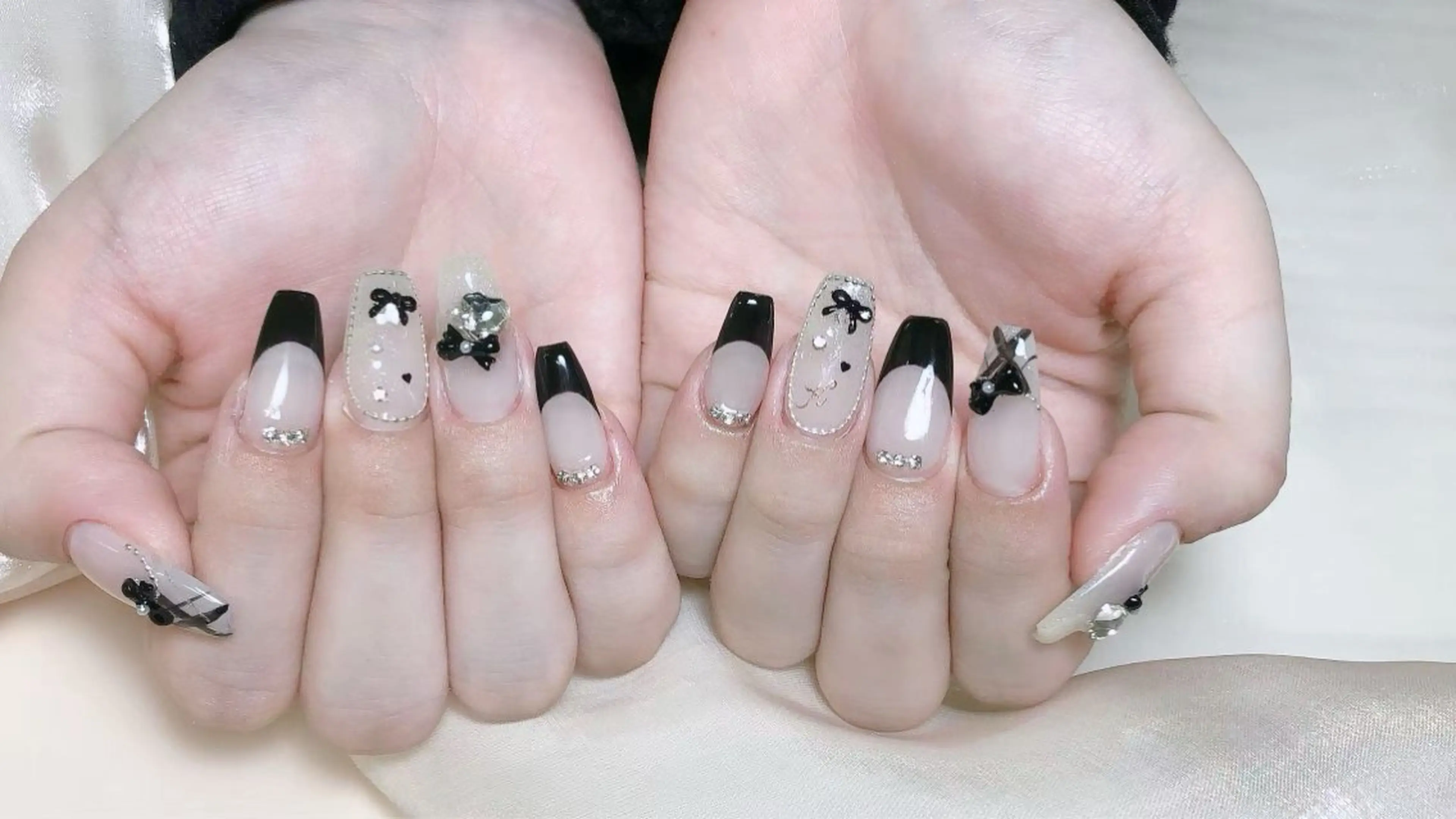 ネイル LR.ONE リナのネイルデザイン