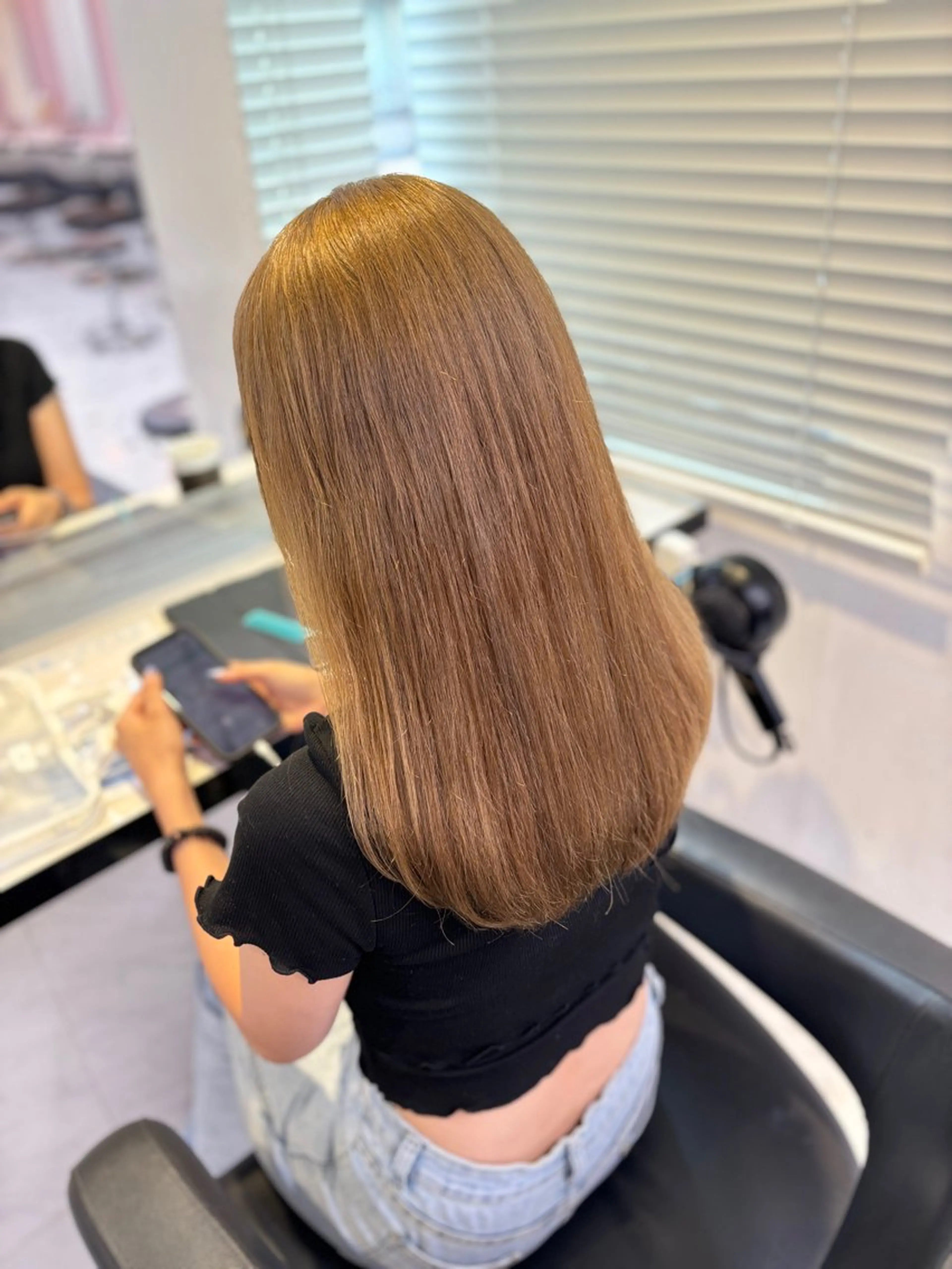 ロング カラー ベージュカラー ブリーチ ダブルカラー ハイトーンカラー ミルクティーベージュ ヘアカラー 💙ハイトーン韓国風 色白ヘア💙manaのヘアスタイル
