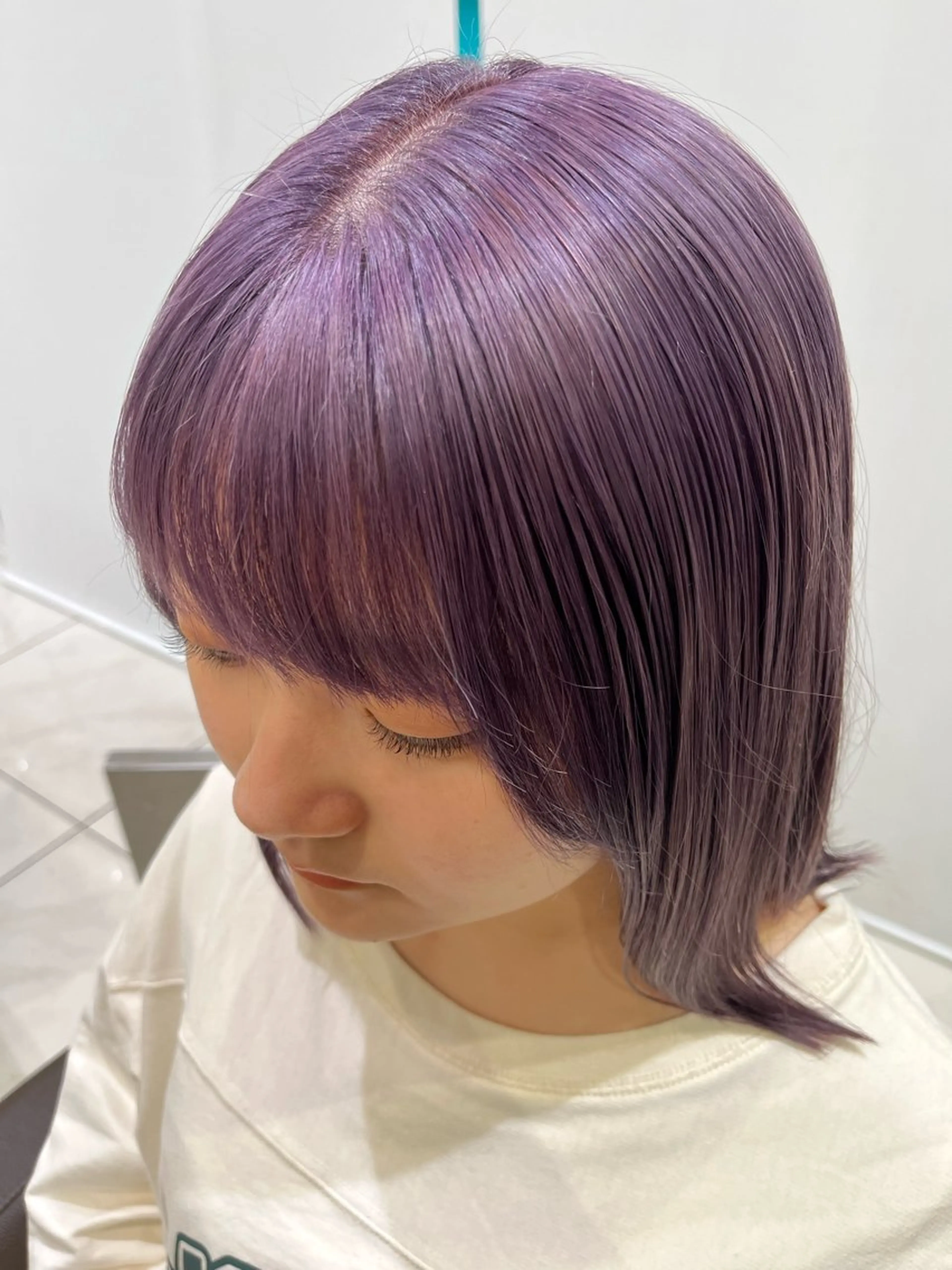 ミディアム カラー ブリーチ ラベンダーカラー 伊佐 愛のヘアスタイル