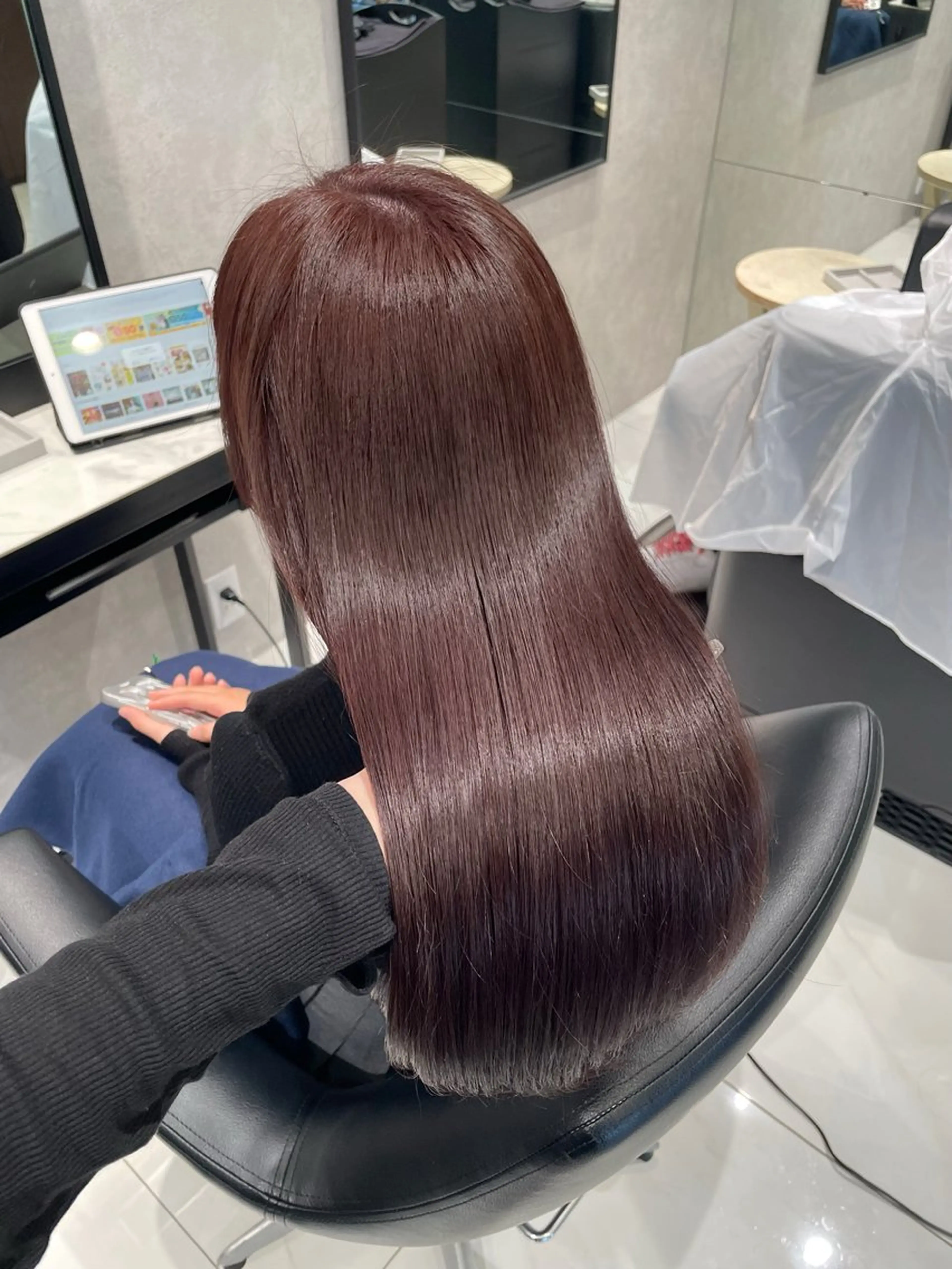 カラー ボルドーカラー ブラウンカラー 下茂 優衣のヘアスタイル