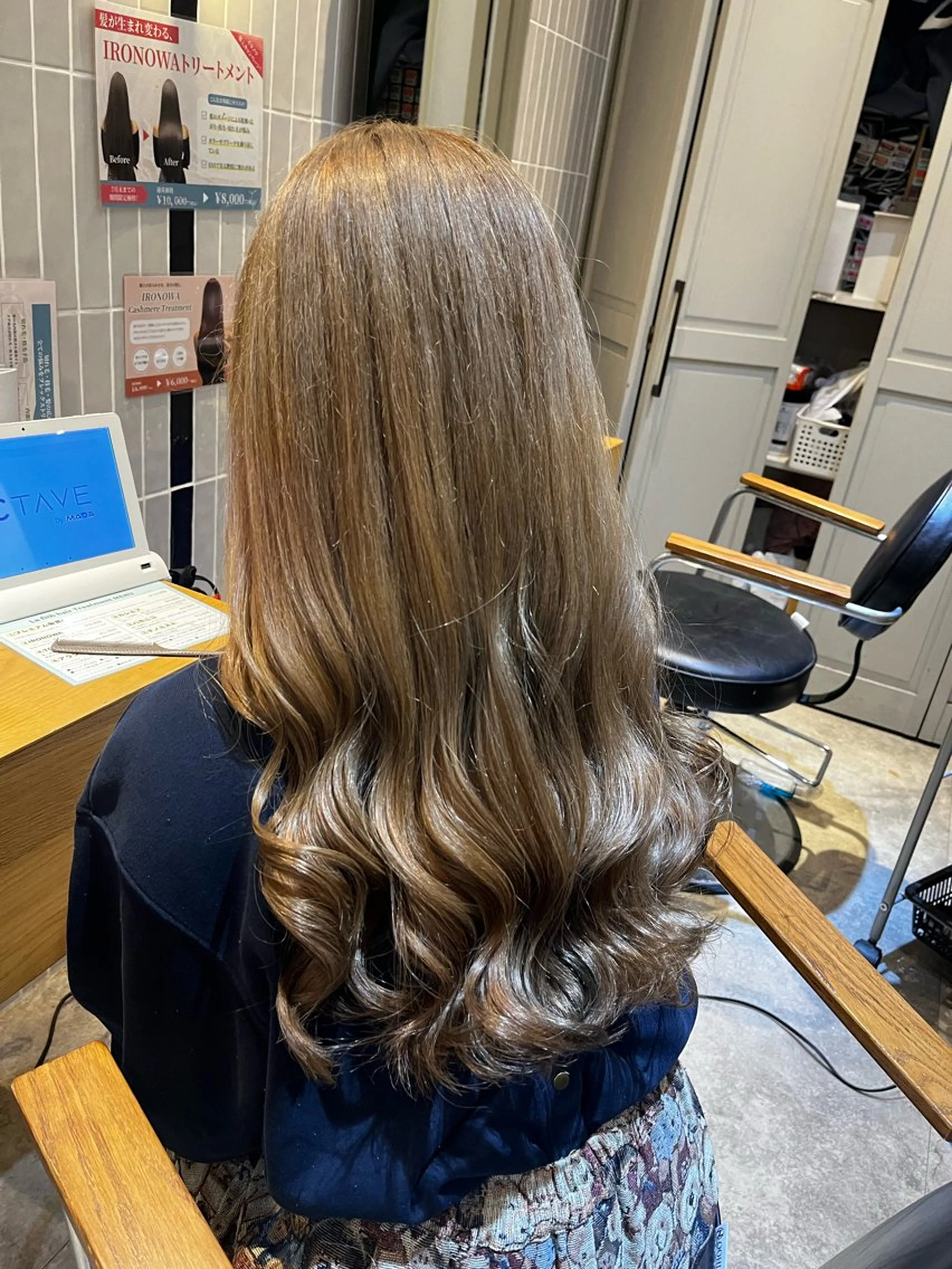 カラー アッシュ ベージュカラー ブリーチ ケアカラー 透明感カラー ヘアカラー トリートメント ラフィスヘアードープ所属・👑髪質改善Wカラー /グレージュ/アユカのヘアスタイル