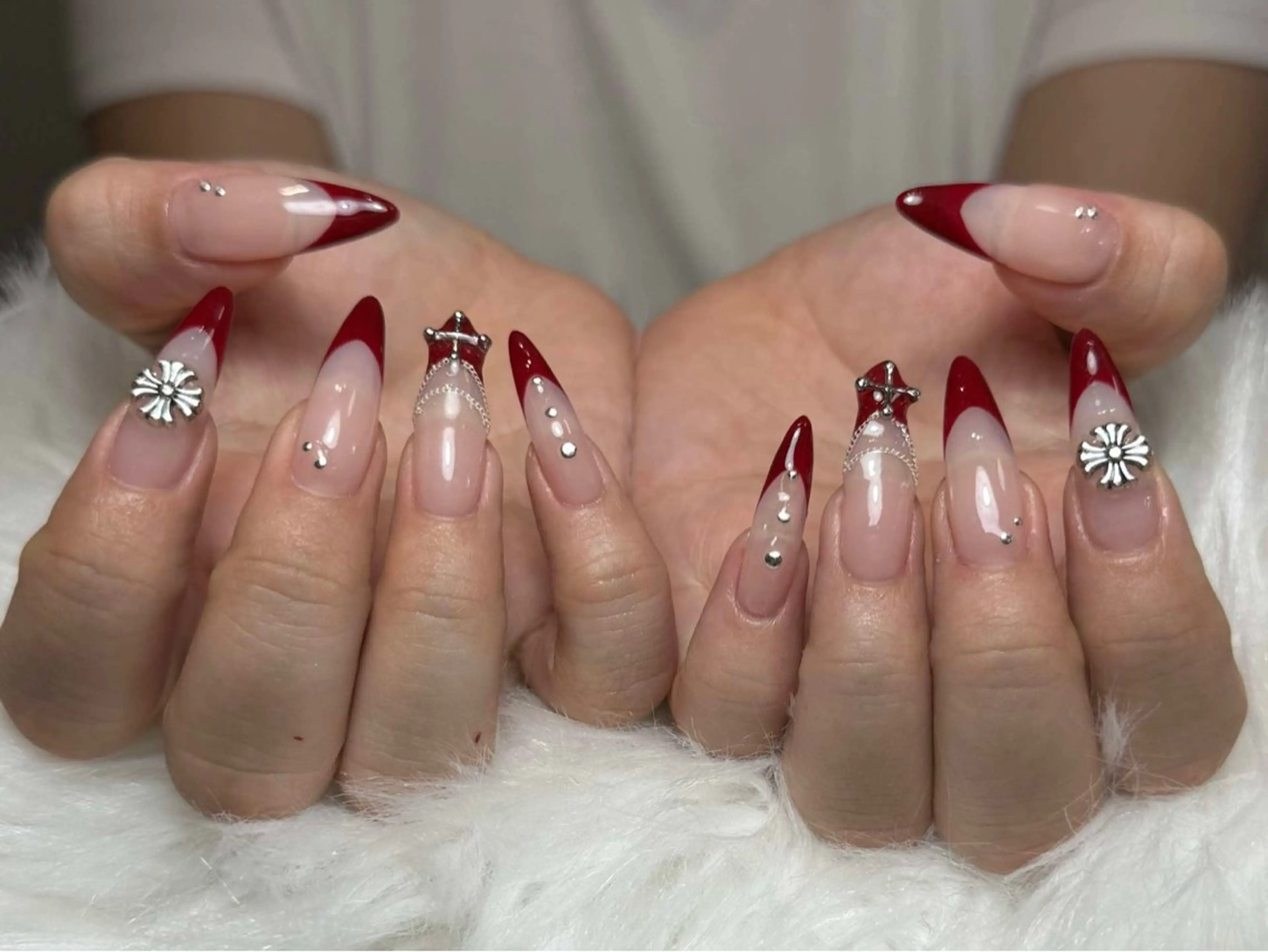 ネイル フレンチネイル ジェルネイル キラキラネイル 韓国ネイル マグネットネイル Julli nail studio所属・Julli NailStudioのネイルデザイン