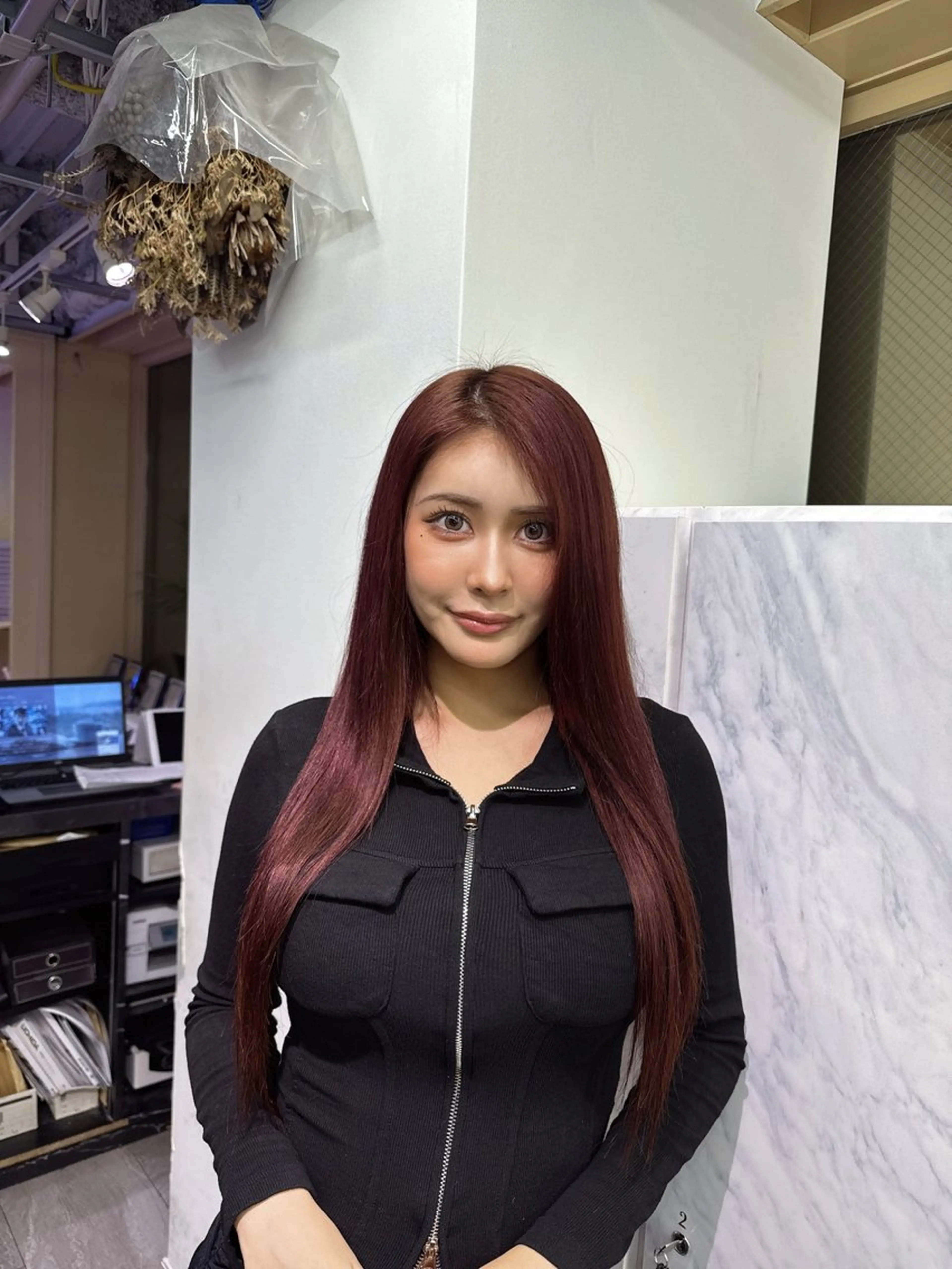 ロング ヘアカラー エクステ ハイトーンカラーエク ステ🌺RENA🌺のヘアスタイル