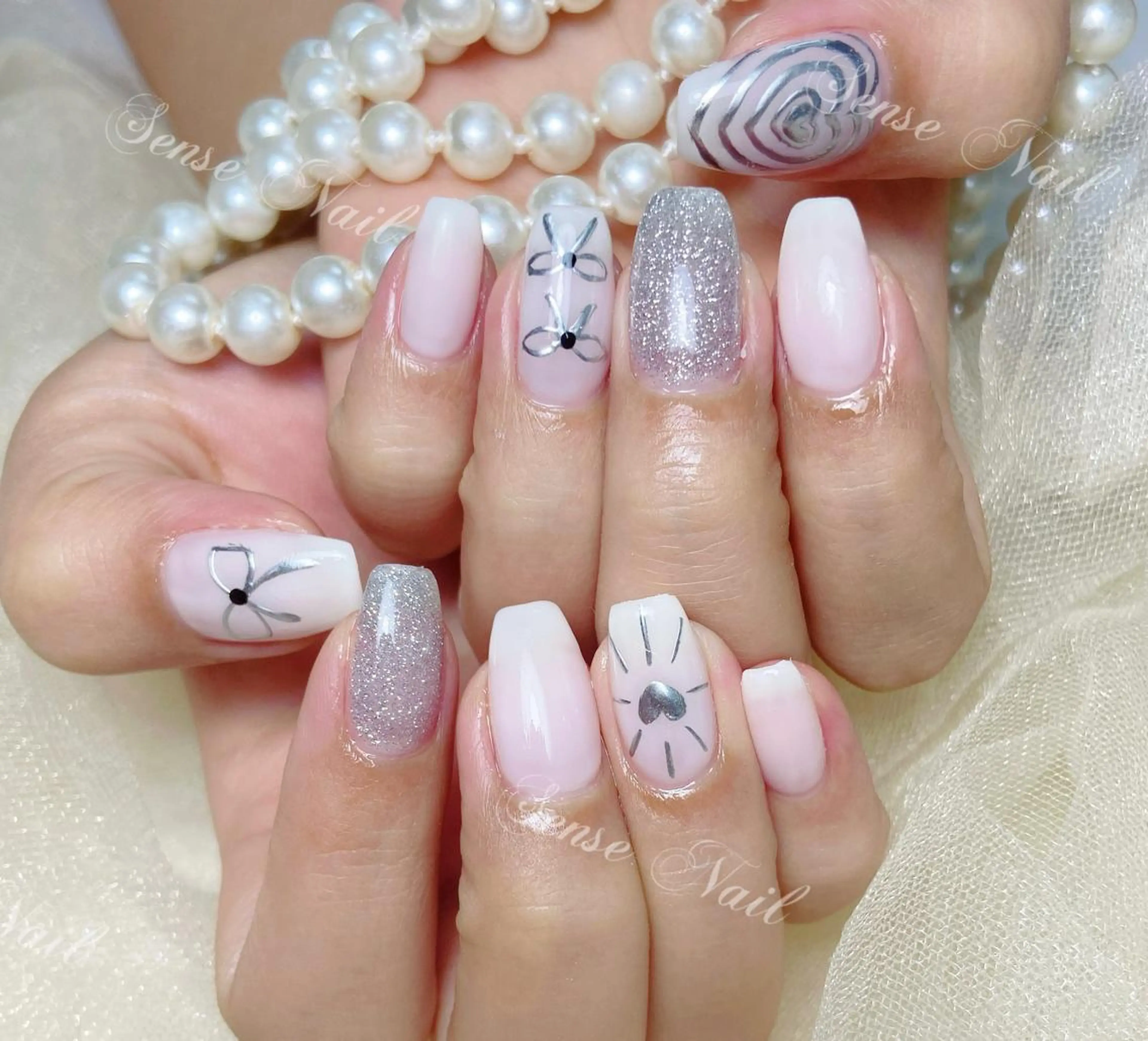 ネイル ハンドネイル ハンドケア 🌷 Mooning 🌷のネイルデザイン