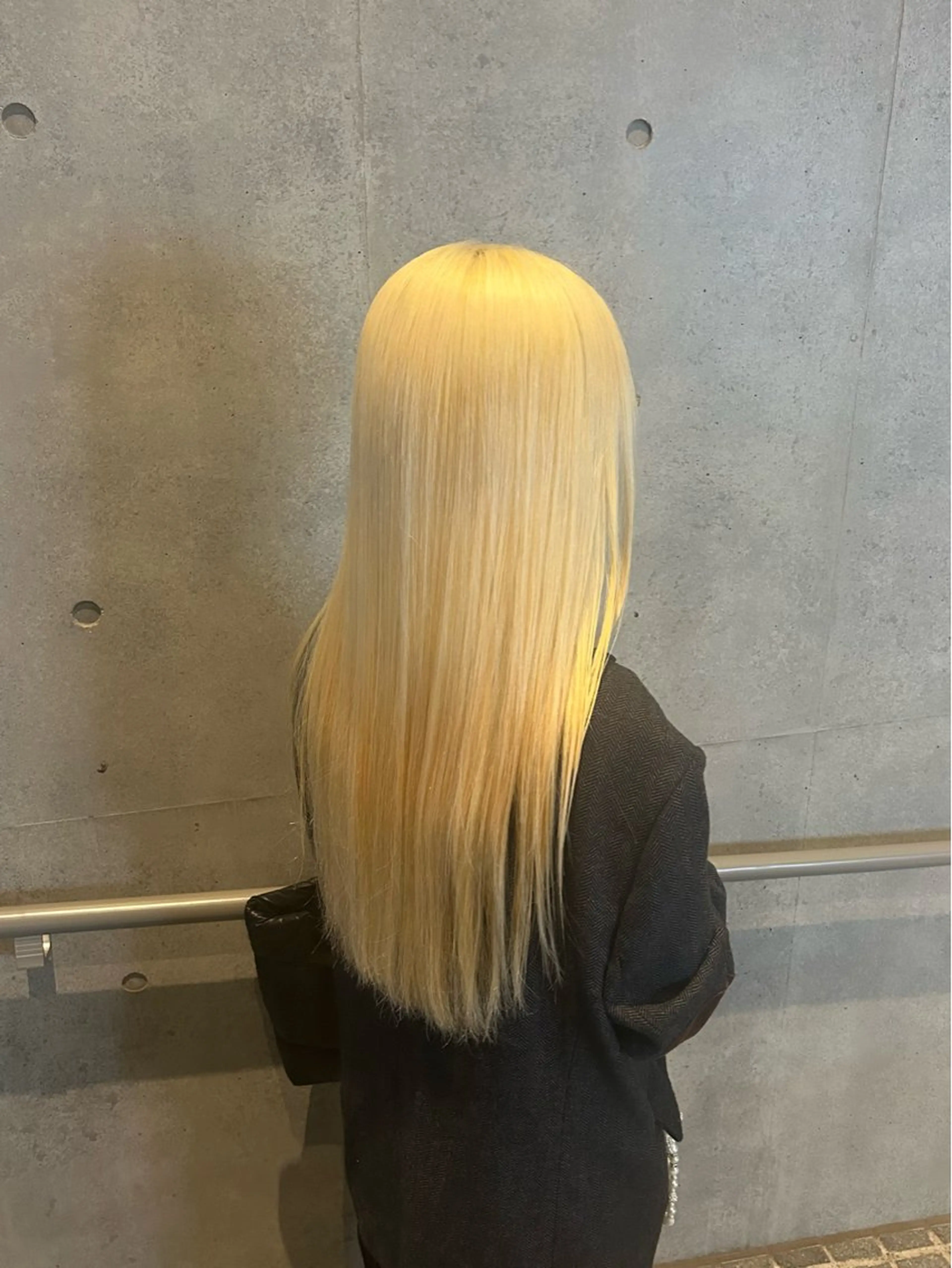 ロング カラー ヘアカラー トリートメント 垢抜け水光肌カラー kira🌛のヘアスタイル