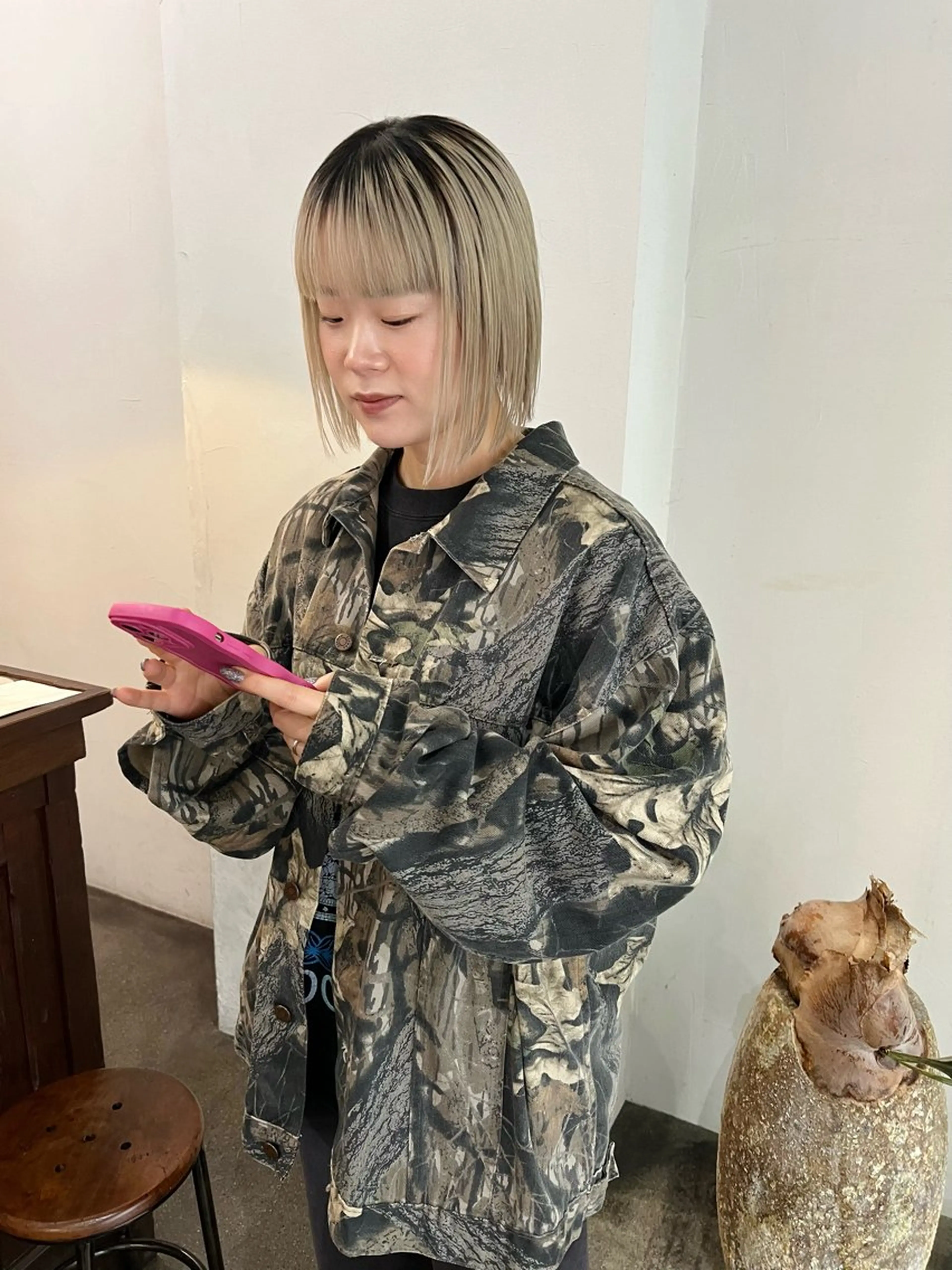 ショート カラー ベージュカラー ブリーチ ブロンド ブロンドベージュ ケアブリーチ カット ヘアカラー 千葉 郁也のヘアスタイル