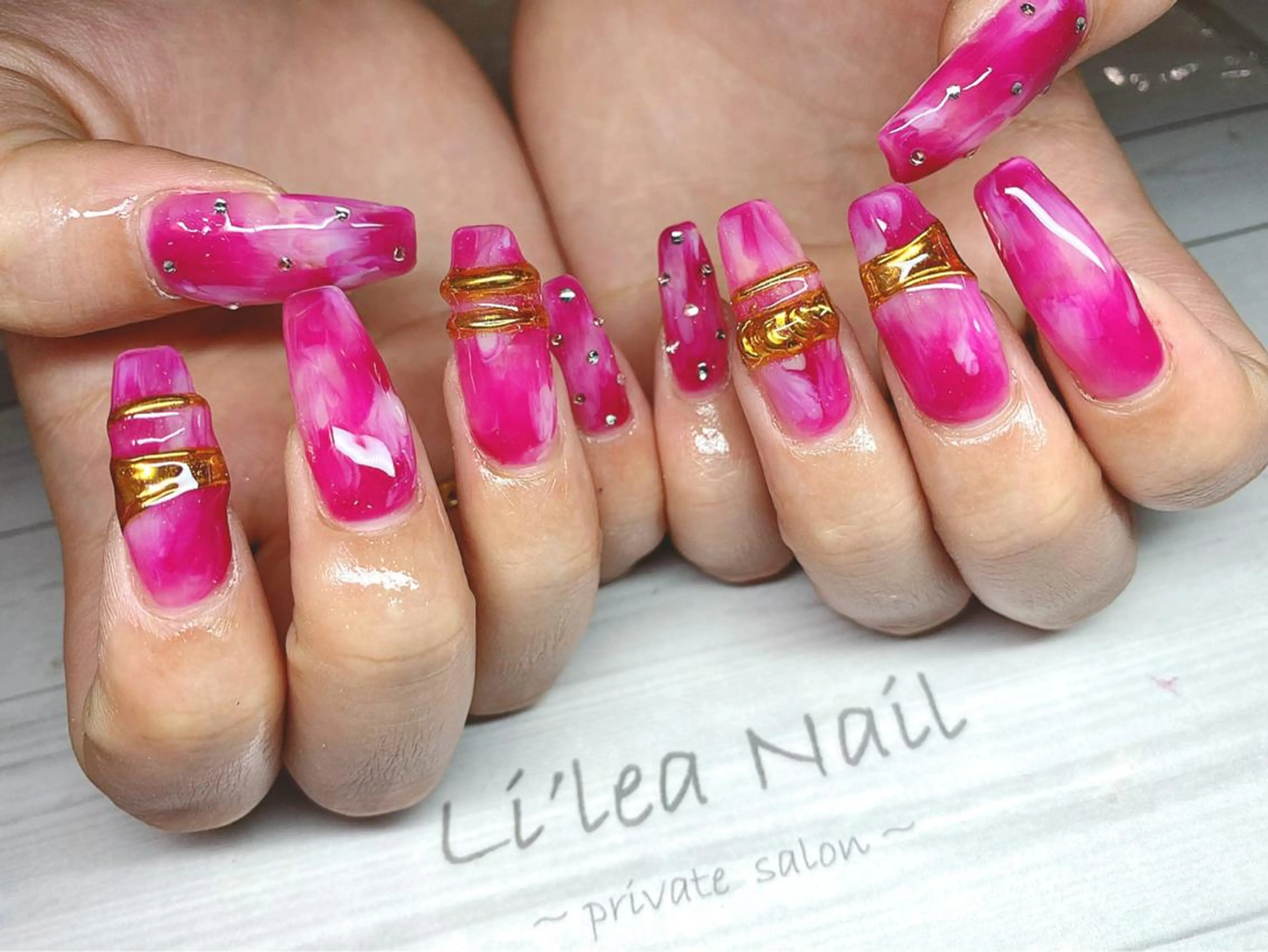 ネイル Li'leaNail AINAのネイルデザイン