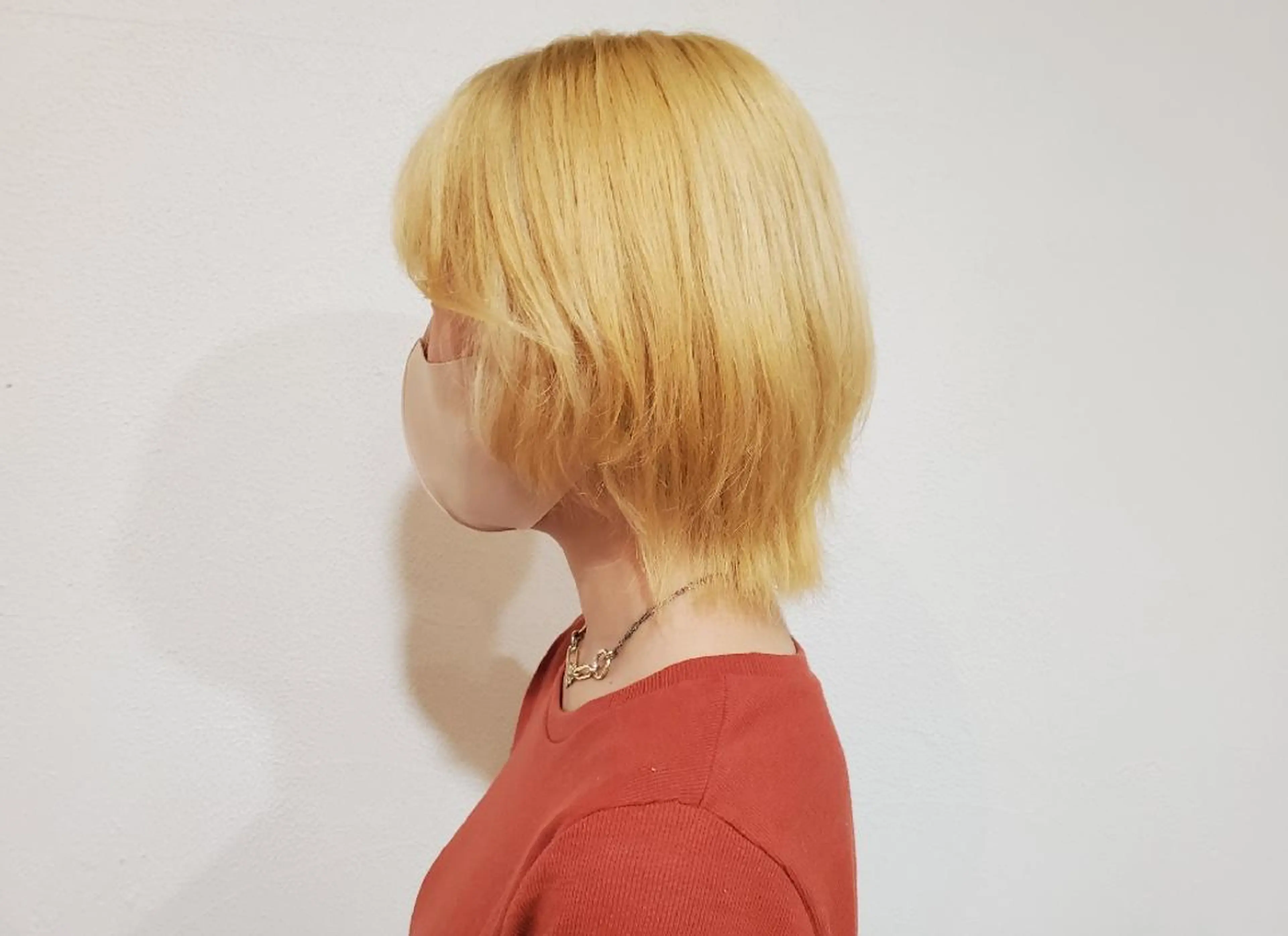 ミディアム カラー 抜きっぱなしブロンド ブロンド パ ルのヘアスタイル