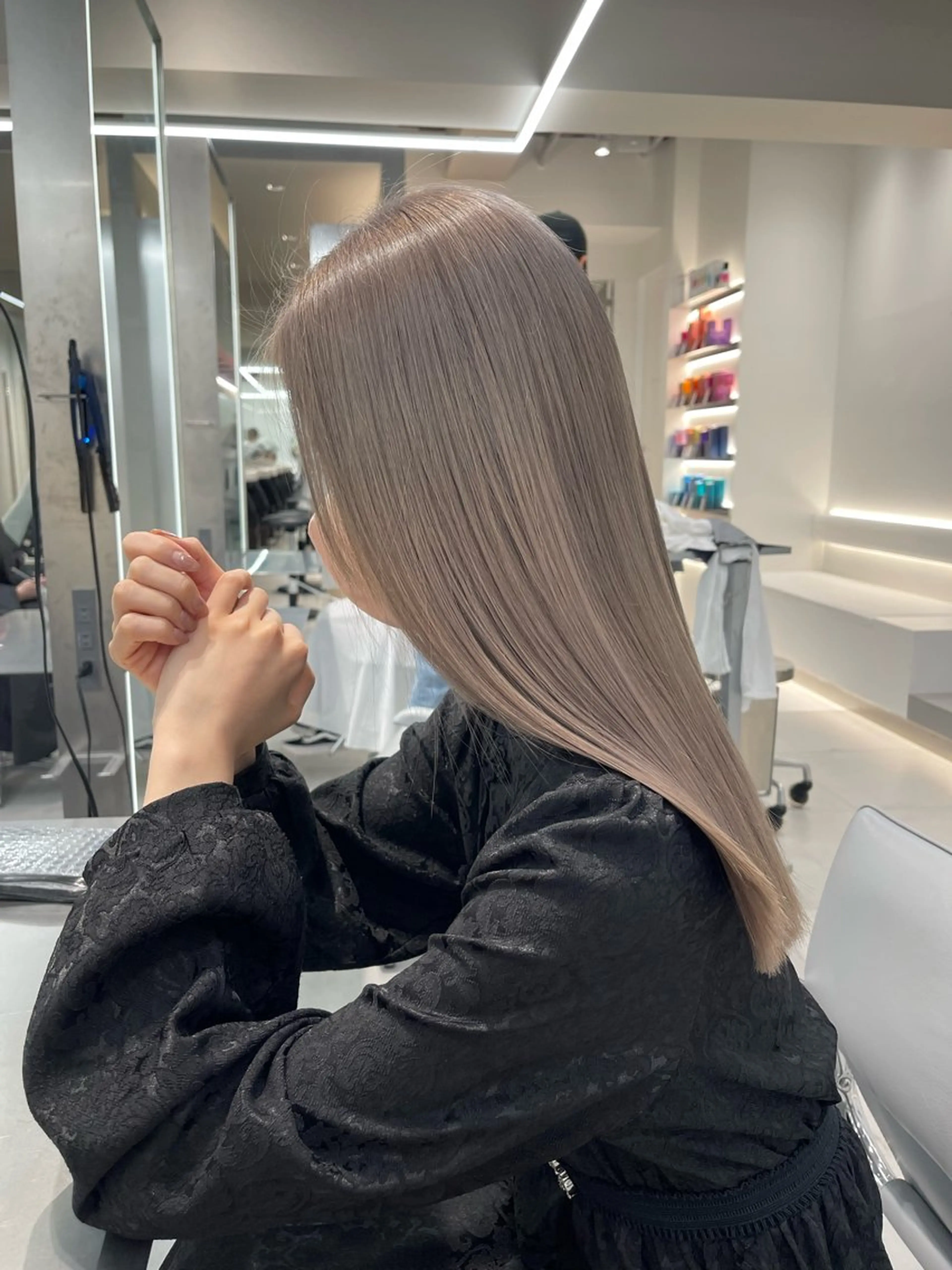 ロング カラー グレージュ 透明感カラーが 得意です！NAOKIのヘアスタイル