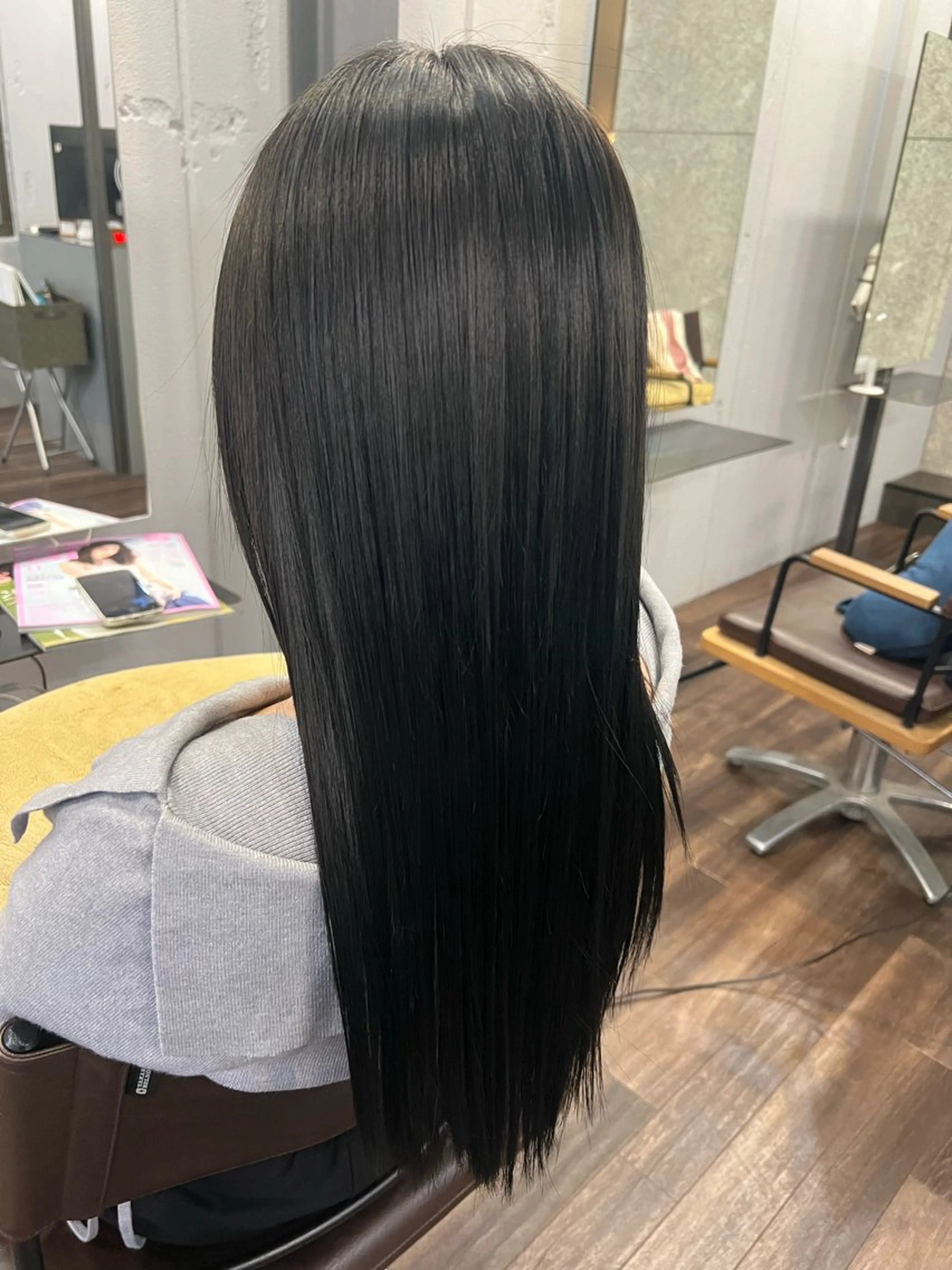 ロング カラー デザインカラー ハイライトカラー ハイトーンカラー ハイライト terra🌈大久保 睦美のヘアスタイル