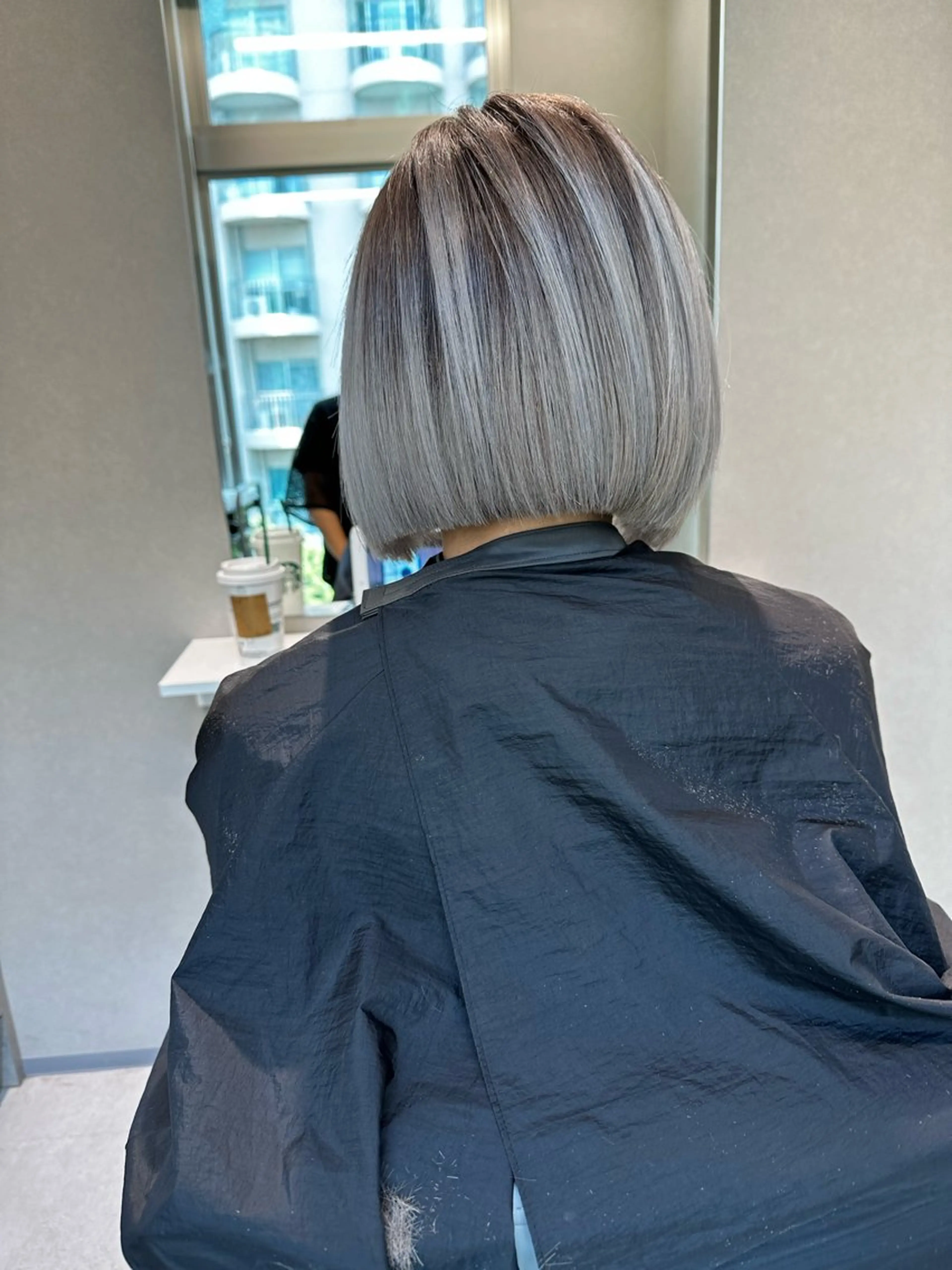 カラー ViVIE所属・VIVIE天神 ブリーチのヘアスタイル