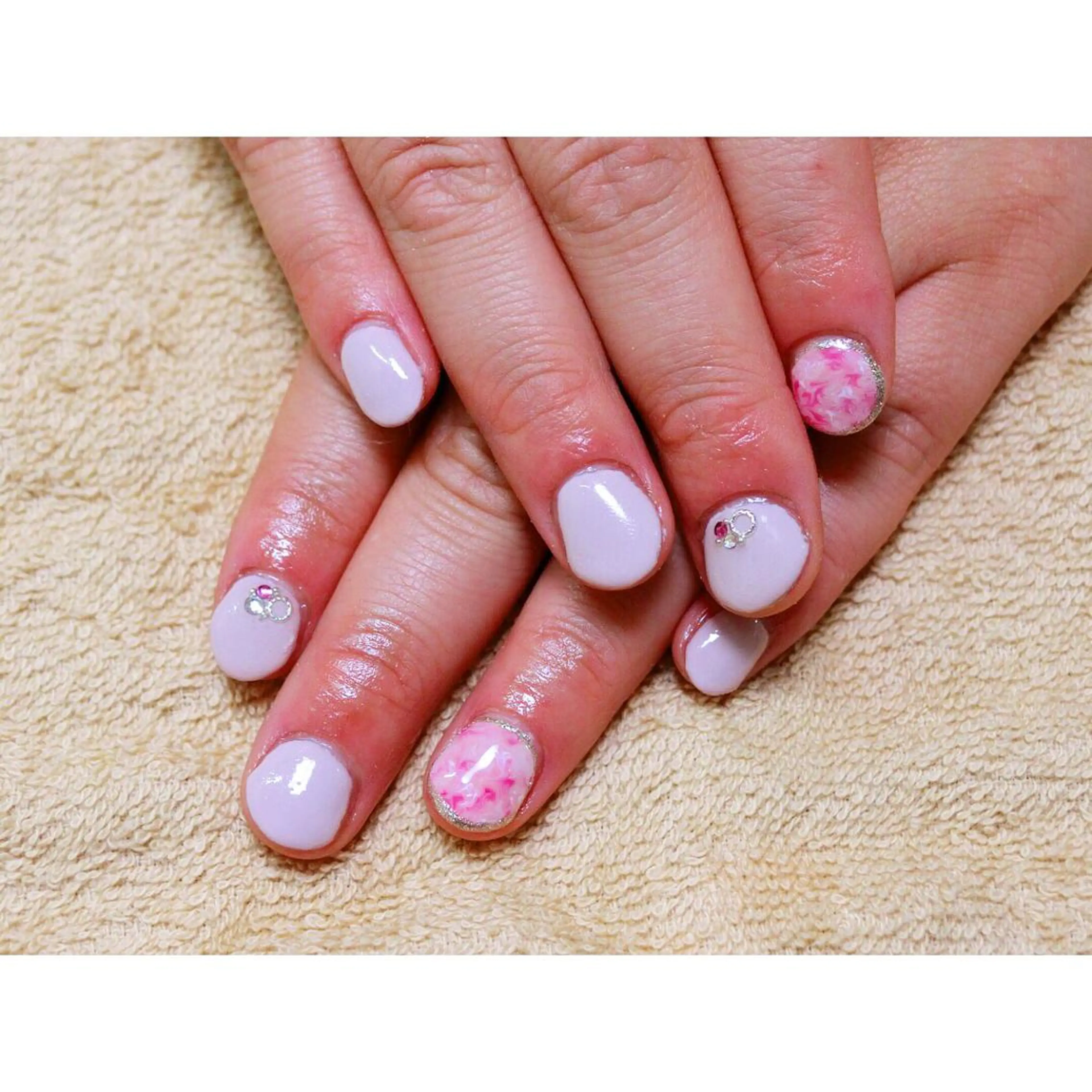 ネイル シンプルネイル 痛ネイル/ワンホン/ フィルイン/長さだしのネイルデザイン