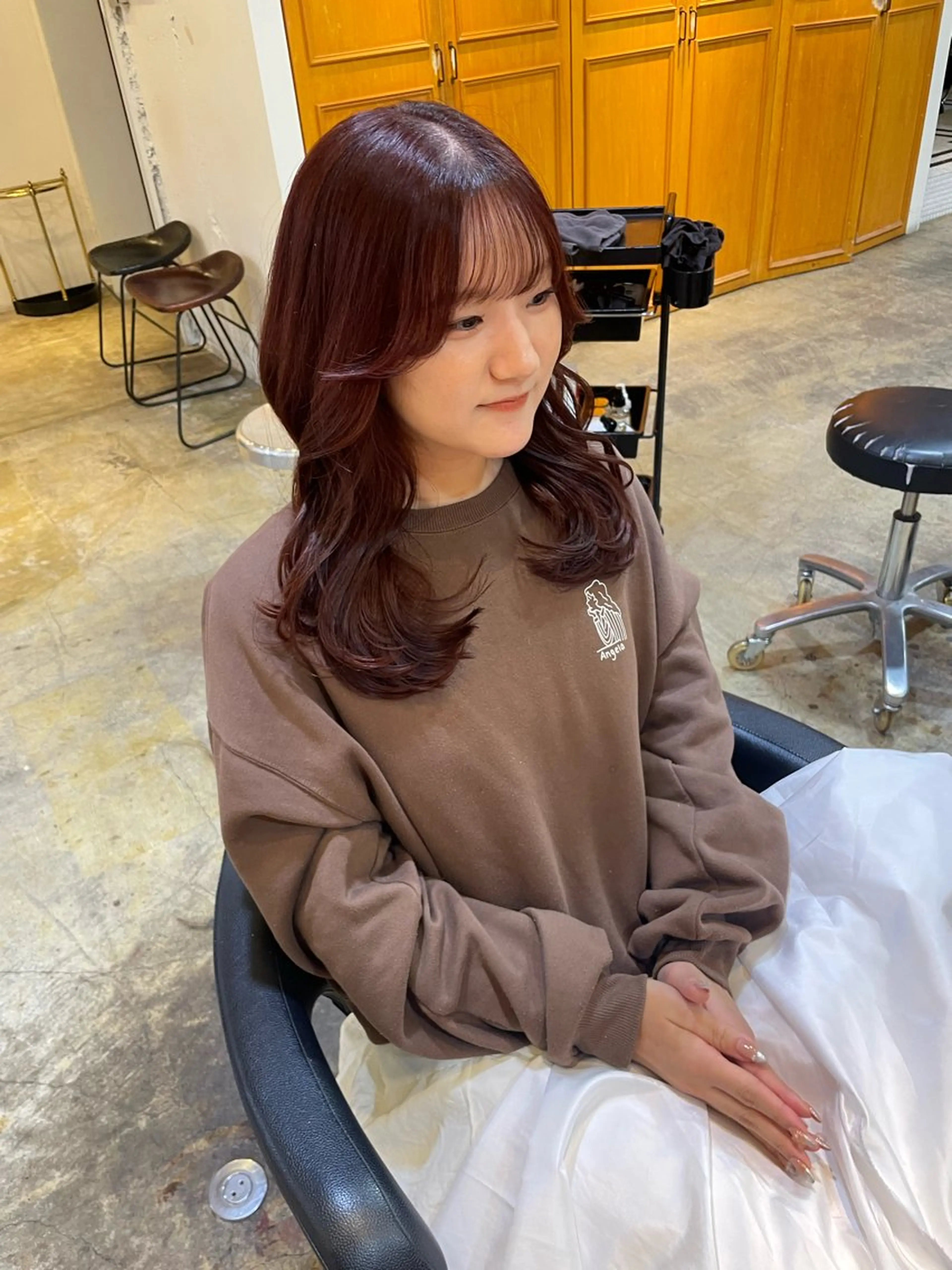 セミロング カラー ブラウンカラー カシス カット ヘアカラー トリートメント MIOベージュカラー 柔らかいカラーのヘアスタイル