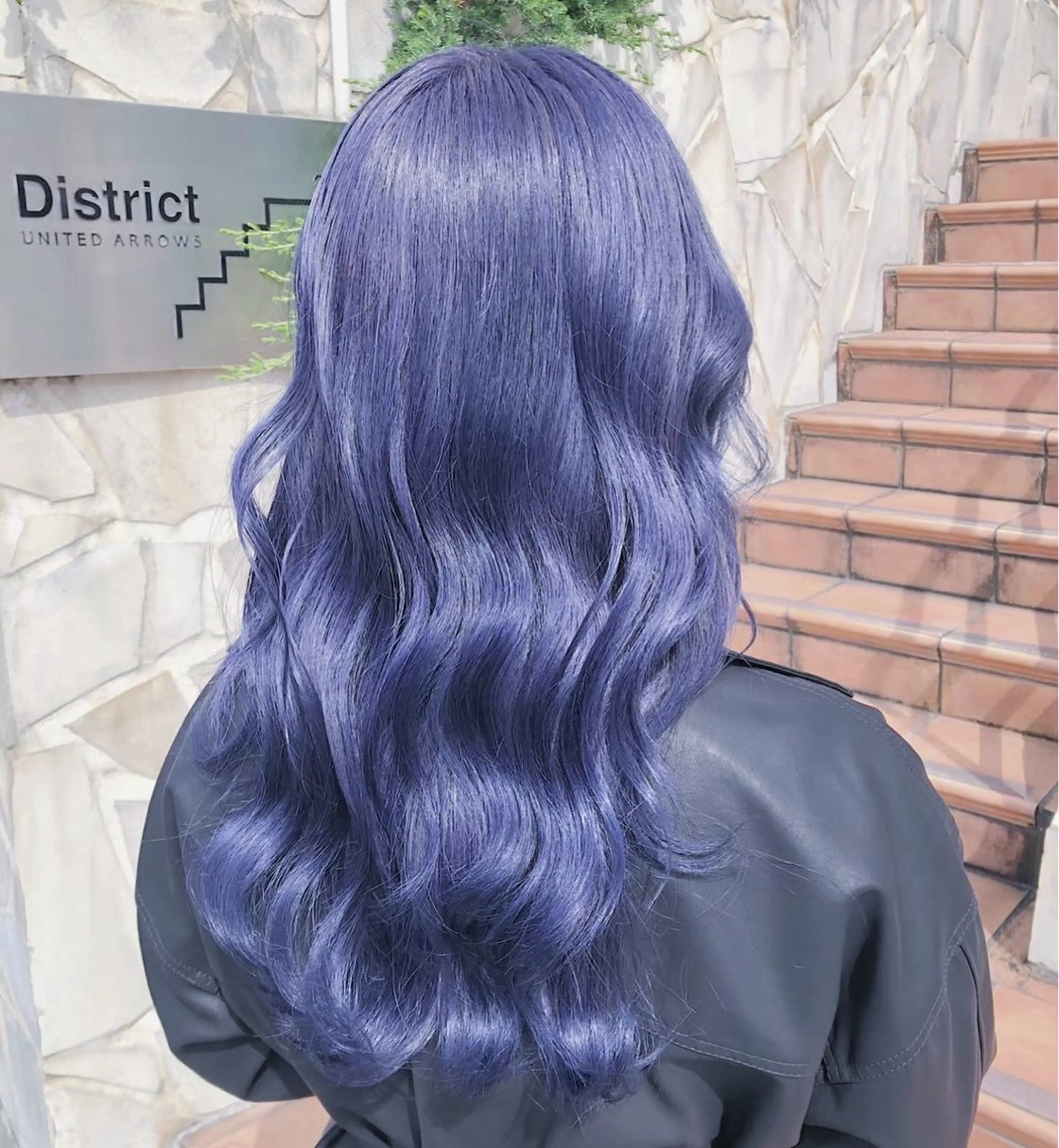 ミディアム カラー ヘアアレンジ アッシュ ブリーチ ブロンド ブルーカラー ブルーラベンダー ヘアカラー トリートメント 🌟🍒ハイトーン 韓国ヘア/ユウミのヘアスタイル