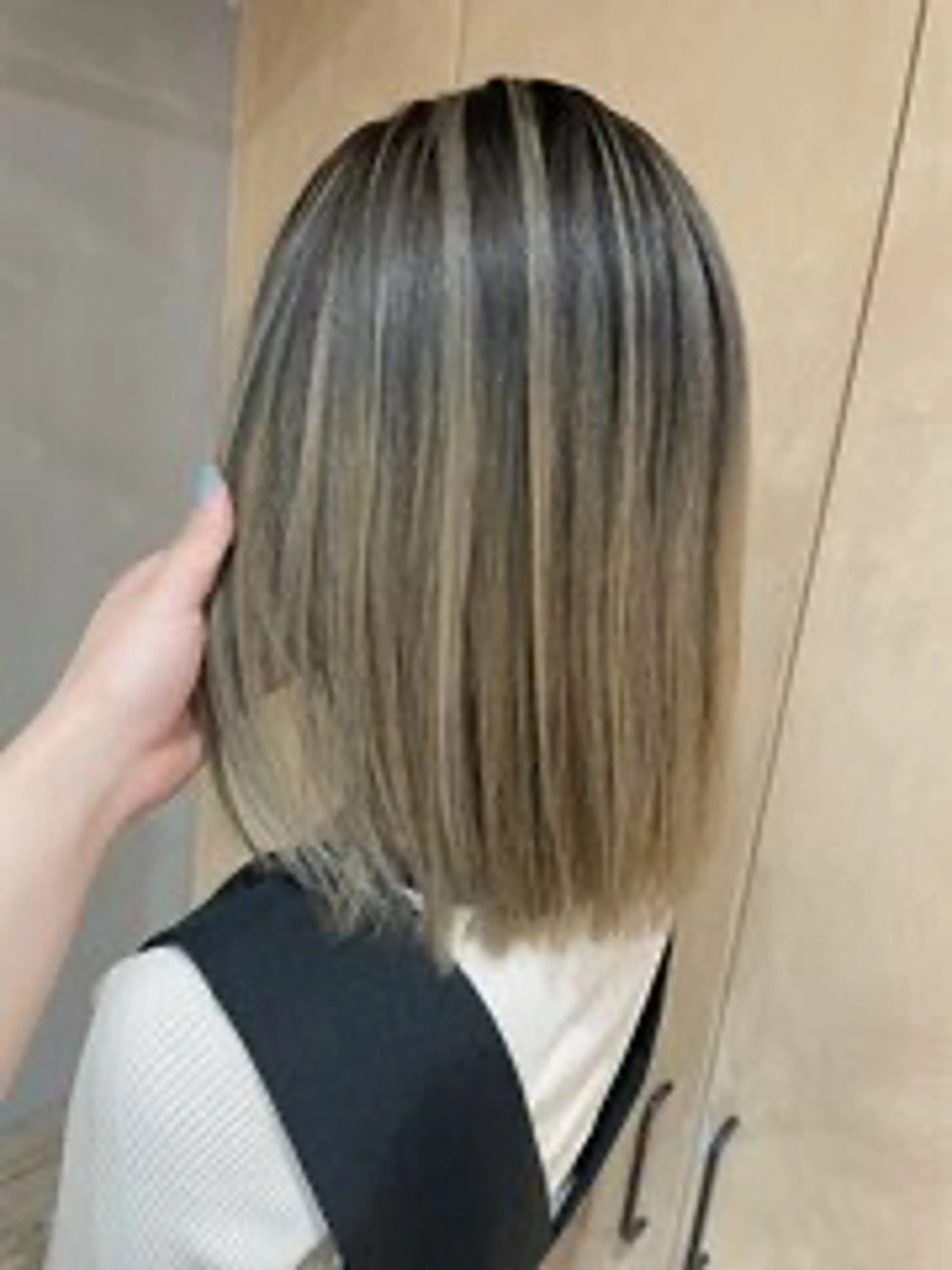 カラー ブリーチ ハイライトカラー ハイトーンカラー インナーカラー ボブ ✨ブリーチ特化 moc立川　工藤✨のヘアスタイル