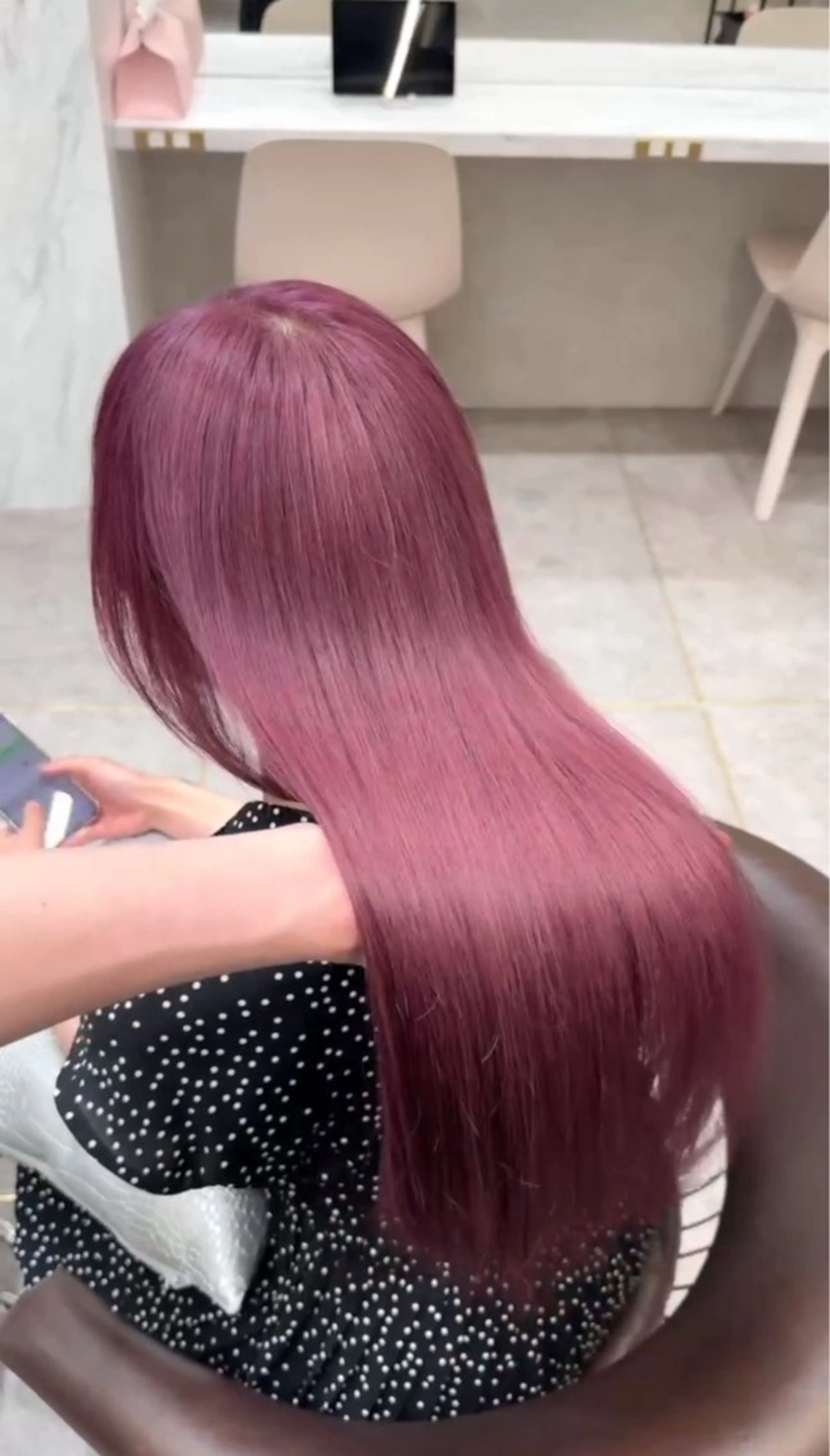 ロング ピンクラベンダー ヘアカラー 坂口 京平のヘアスタイル