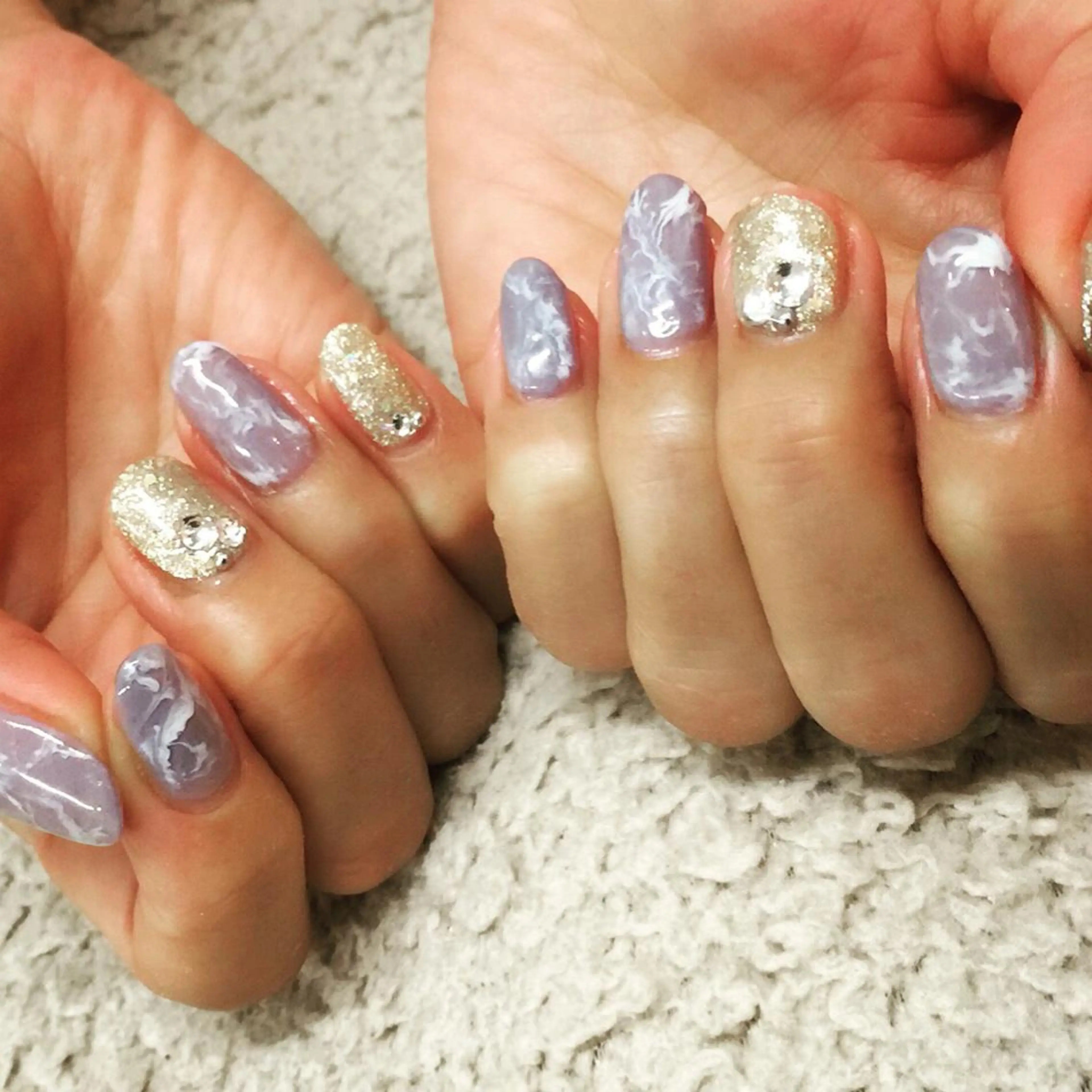 ネイル ゴールド 大理石ネイル(マーブル) フルリール 【プライベートサロンのネイルデザイン